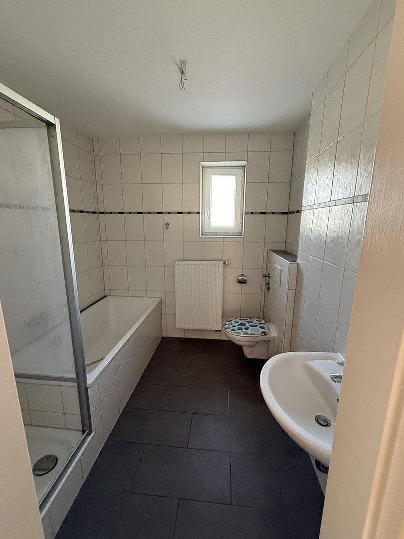 Prenájom bytu 4-izbový 140 m², Schweinfurt, Bavorsko Prenájom bytu 4-izbový 140 m², Schweinfurt, Bavorsko