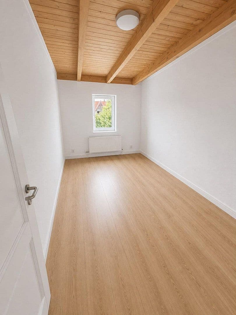 Prenájom bytu 4-izbový 98 m², Wolfenbütteler Str. 31, Magdeburg, Sasko-Anhaltsko Prenájom bytu 4-izbový 98 m², Wolfenbütteler Str. 31, Magdeburg, Sasko-Anhaltsko