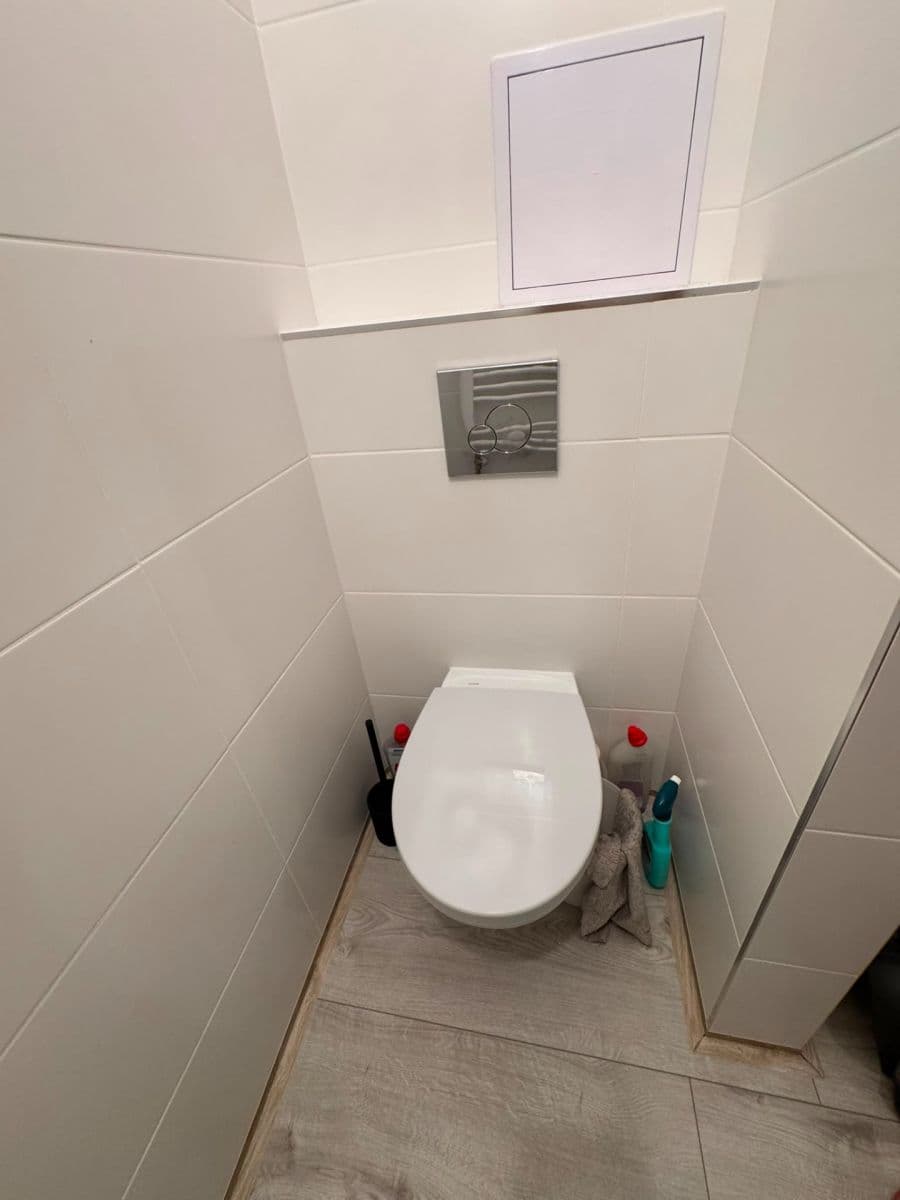 Predaj bytu 1-izbový 21 m², náměstí 1. května, Kuřim, Jihomoravský kraj Predaj bytu 1-izbový 21 m², náměstí 1. května, Kuřim, Jihomoravský kraj