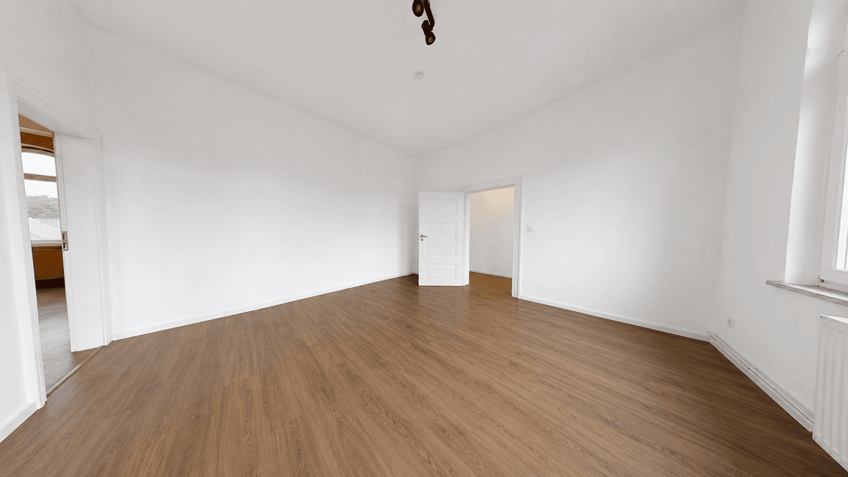 Prenájom bytu 5-izbový 117 m², Hildesheimer Straße 17, Nordstemmen, Dolné Sasko Prenájom bytu 5-izbový 117 m², Hildesheimer Straße 17, Nordstemmen, Dolné Sasko