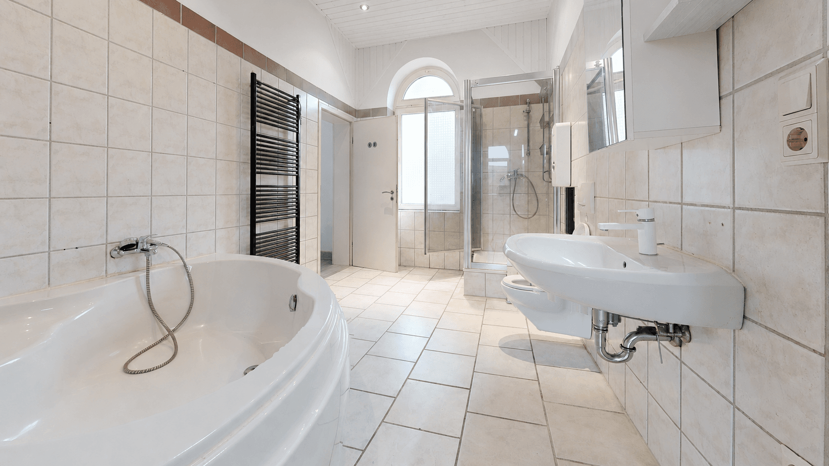 Prenájom bytu 5-izbový 117 m², Hildesheimer Straße 17, Nordstemmen, Dolné Sasko Prenájom bytu 5-izbový 117 m², Hildesheimer Straße 17, Nordstemmen, Dolné Sasko