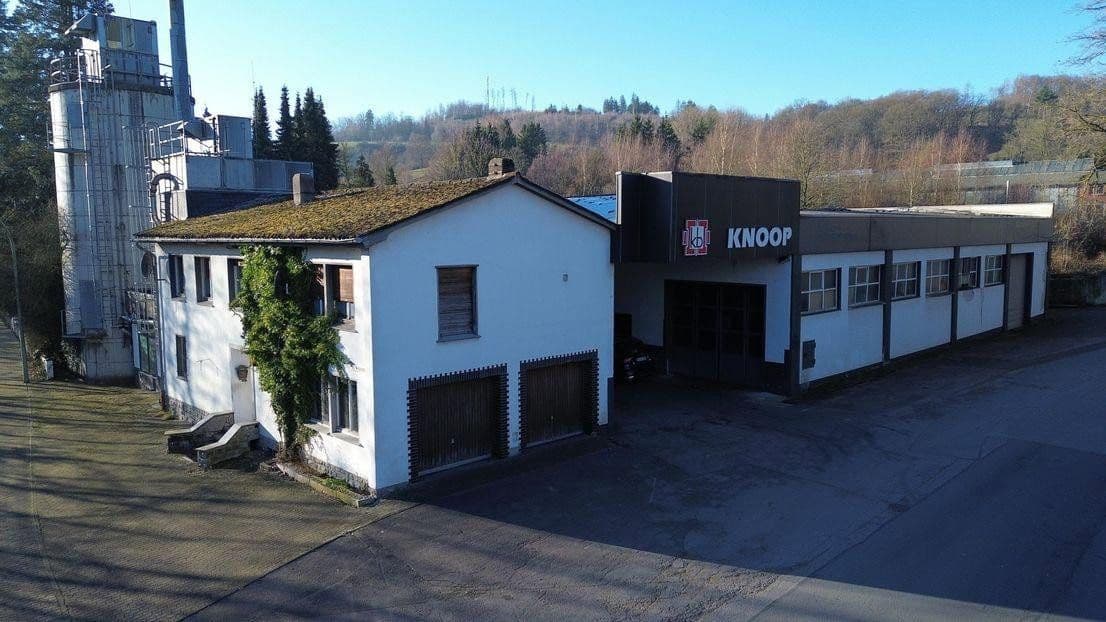 Prenájom nebytového priestoru 3.216 m², Balve, Severné Porýnie - Westfálsko Prenájom nebytového priestoru 3.216 m², Balve, Severné Porýnie - Westfálsko
