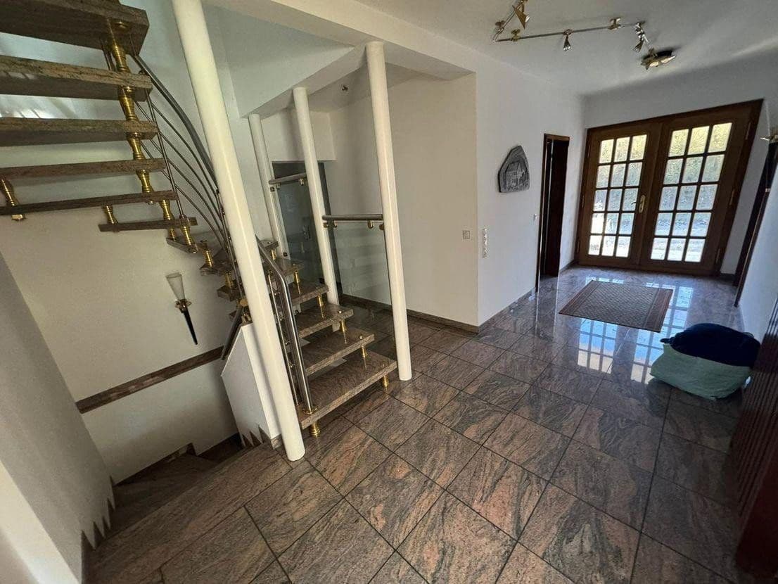 Prenájom nebytového priestoru 3.216 m², Balve, Severné Porýnie - Westfálsko Prenájom nebytového priestoru 3.216 m², Balve, Severné Porýnie - Westfálsko