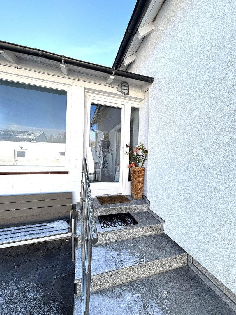 Prenájom domu 135 m², pozemok 500 m², Baierbrunn, Bavorsko Prenájom domu 135 m², pozemok 500 m², Baierbrunn, Bavorsko