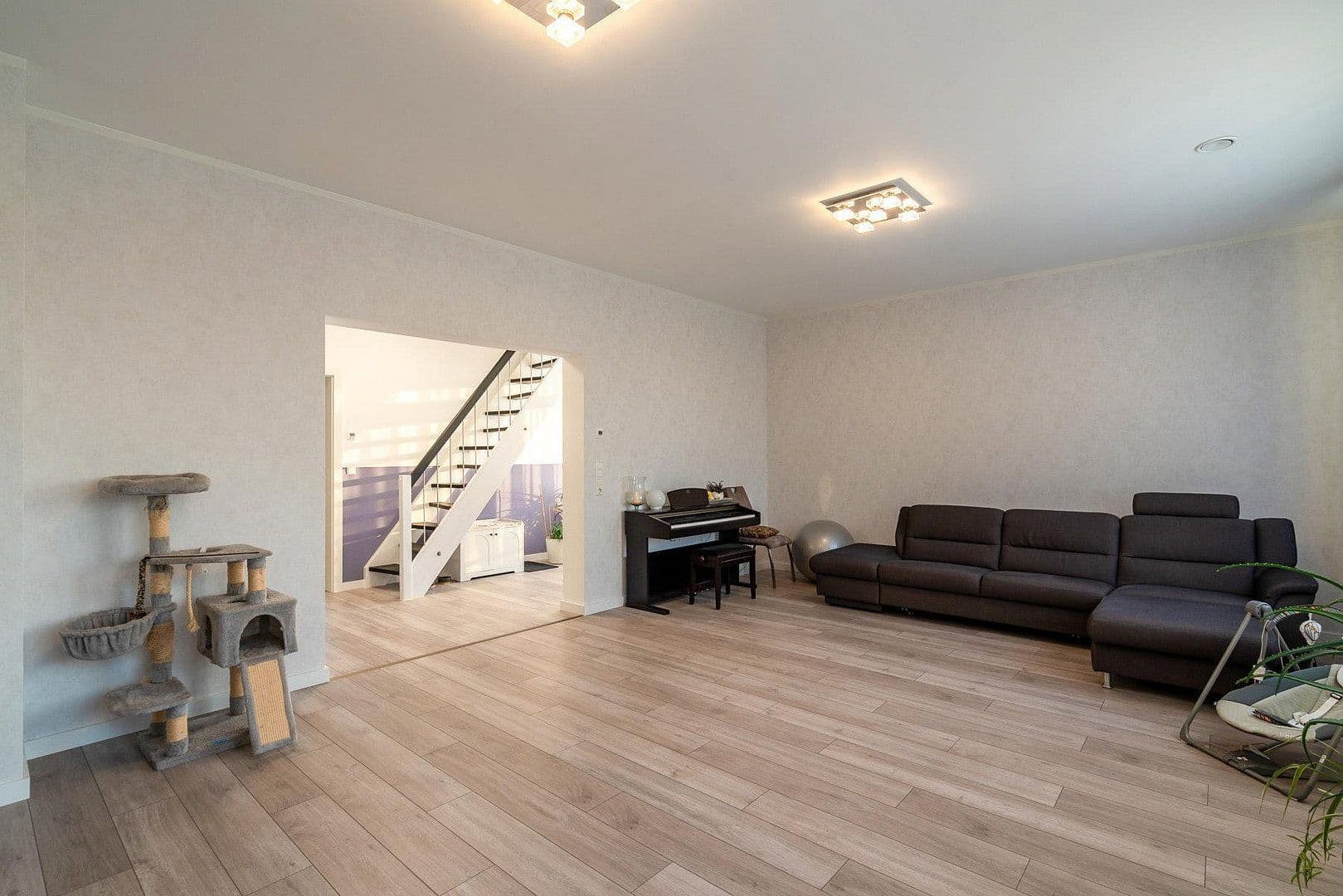 Predaj domu 390 m², pozemok 727 m², Satteldorf, Bádensko-Wurttembersko Predaj domu 390 m², pozemok 727 m², Satteldorf, Bádensko-Wurttembersko