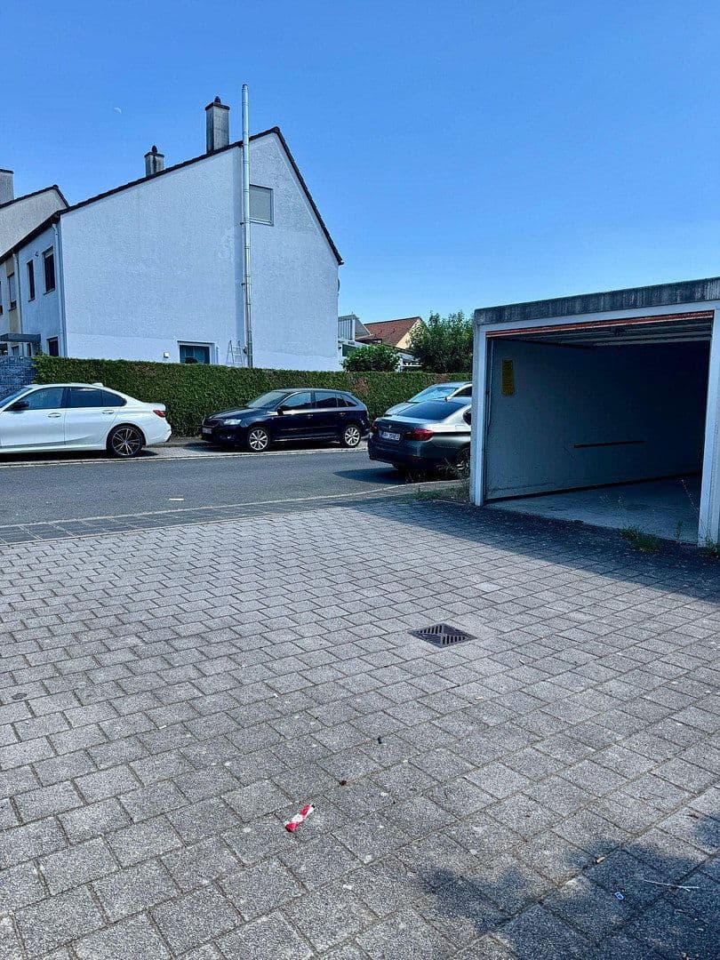 Prenájom garáže, Roßtaler Str. 11, Nürnberg, Bavorsko Prenájom garáže, Roßtaler Str. 11, Nürnberg, Bavorsko