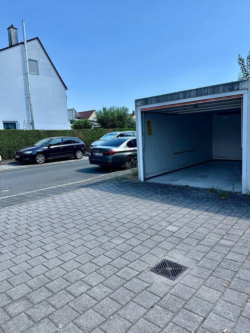 Prenájom garáže, Roßtaler Str. 11, Nürnberg, Bavorsko Prenájom garáže, Roßtaler Str. 11, Nürnberg, Bavorsko