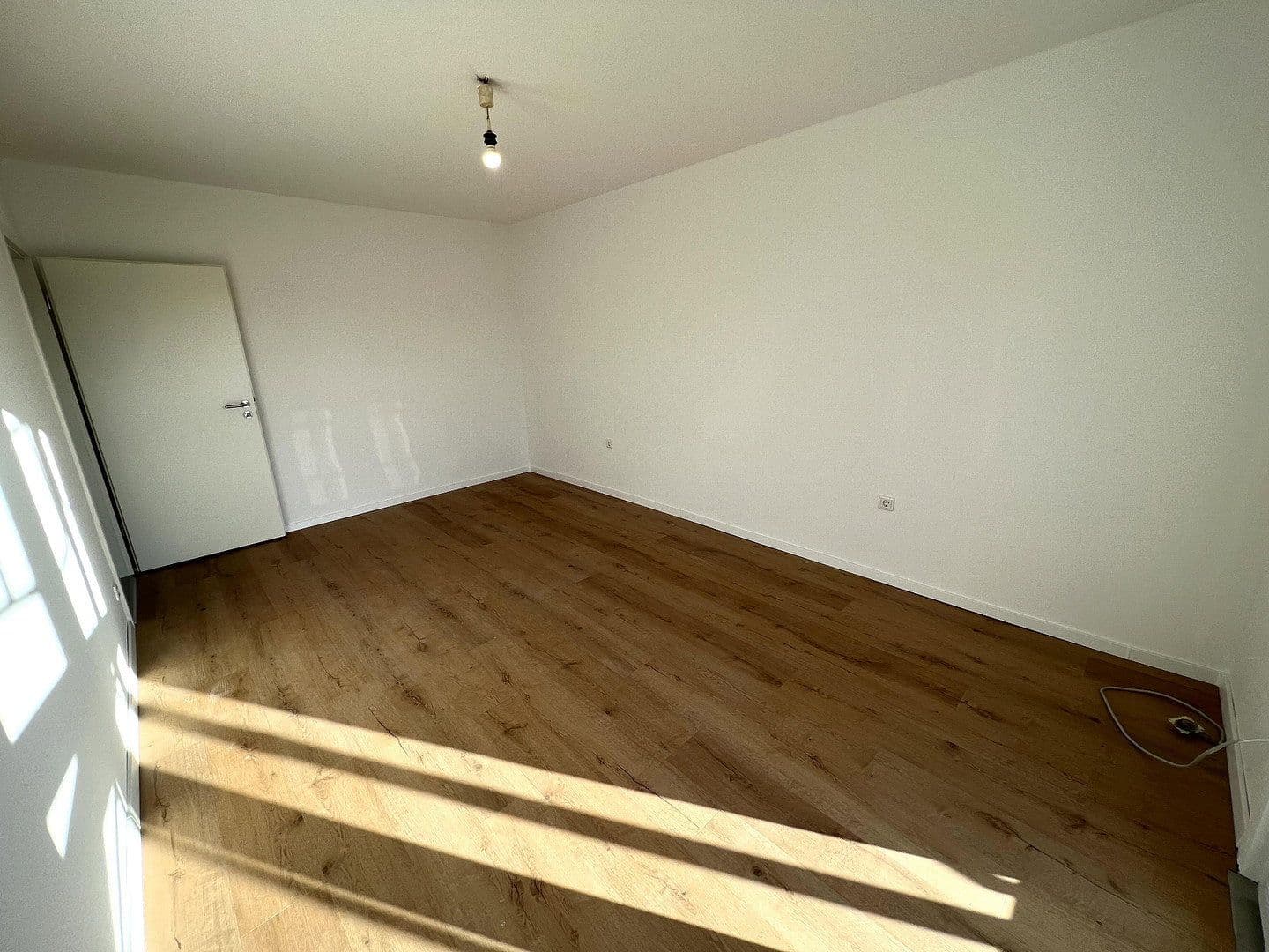Prenájom bytu 2-izbový 60 m², Platz der Republik 50a, Wuppertal, Severné Porýnie - Westfálsko Prenájom bytu 2-izbový 60 m², Platz der Republik 50a, Wuppertal, Severné Porýnie - Westfálsko