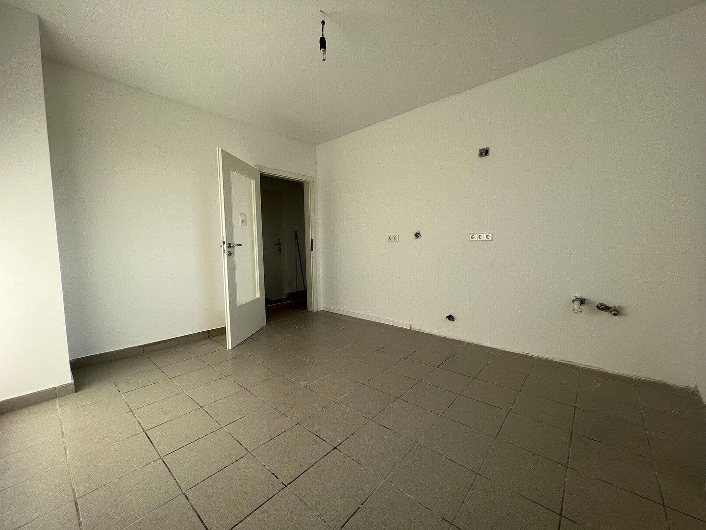 Prenájom bytu 2-izbový 60 m², Platz der Republik 50a, Wuppertal, Severné Porýnie - Westfálsko Prenájom bytu 2-izbový 60 m², Platz der Republik 50a, Wuppertal, Severné Porýnie - Westfálsko