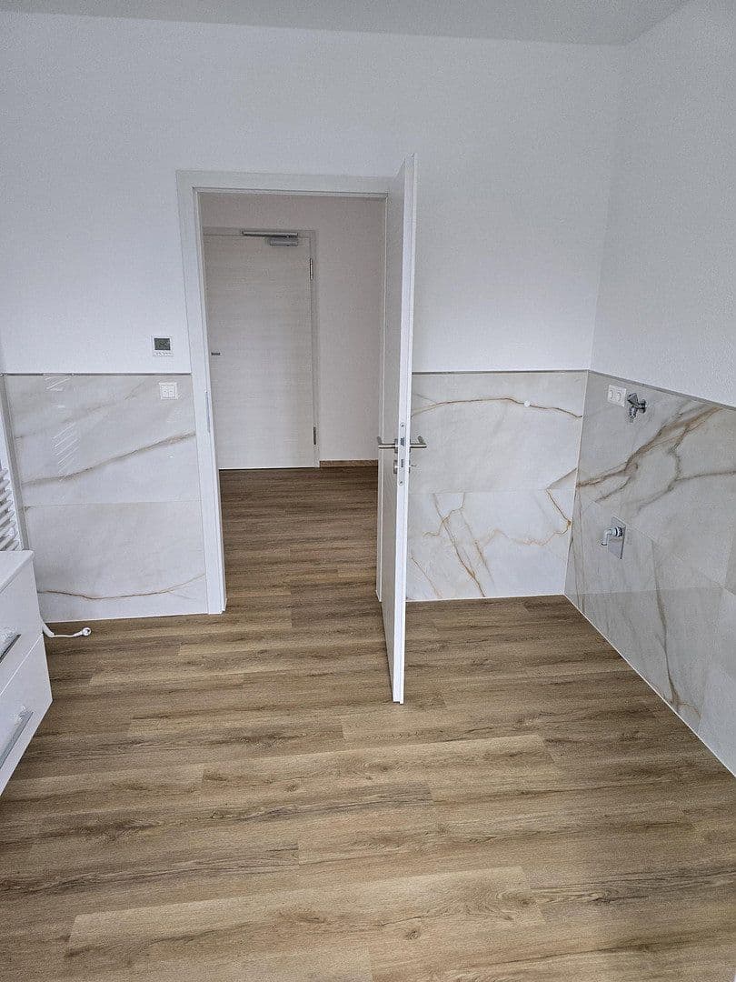 Prenájom bytu 3-izbový 95 m², Buchenstraße 14, Emmelshausen, Porýnie-Falcko Prenájom bytu 3-izbový 95 m², Buchenstraße 14, Emmelshausen, Porýnie-Falcko