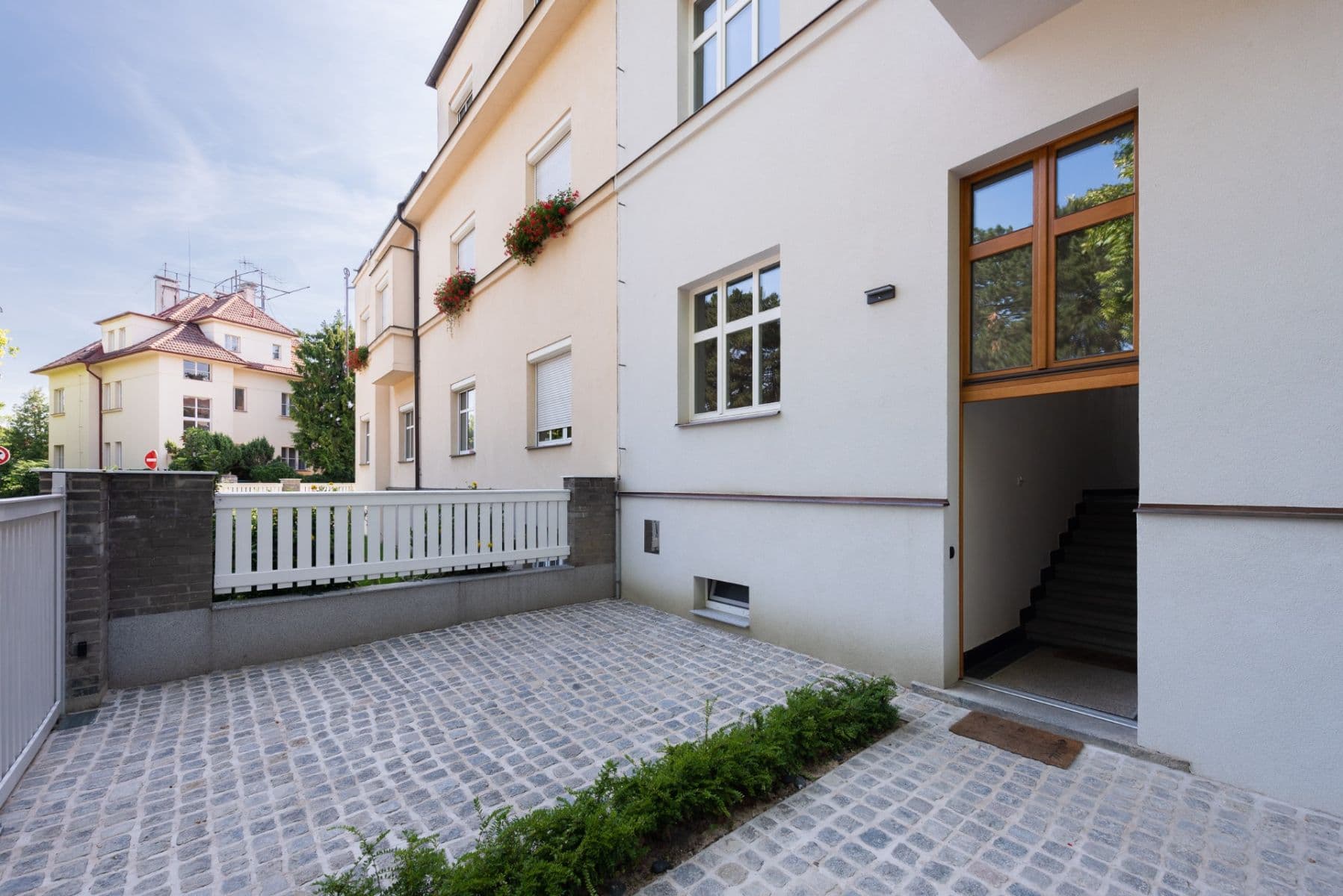 Prenájom bytu 2-izbový 40 m², náměstí Před Bateriemi, Praha, Praha Prenájom bytu 2-izbový 40 m², náměstí Před Bateriemi, Praha, Praha