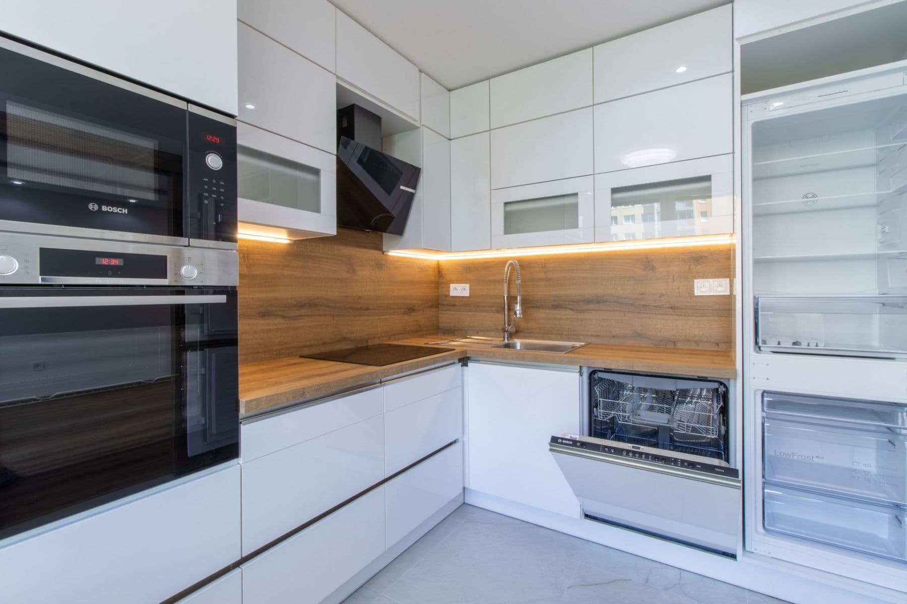 Prenájom bytu 3-izbový 65 m², Frýdlantská, Praha, Praha Prenájom bytu 3-izbový 65 m², Frýdlantská, Praha, Praha