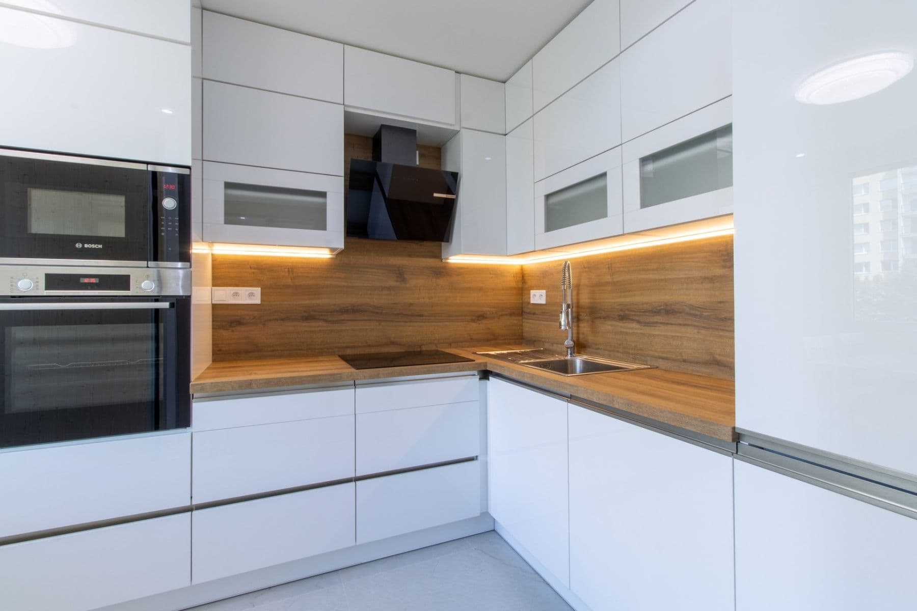 Prenájom bytu 3-izbový 65 m², Frýdlantská, Praha, Praha Prenájom bytu 3-izbový 65 m², Frýdlantská, Praha, Praha