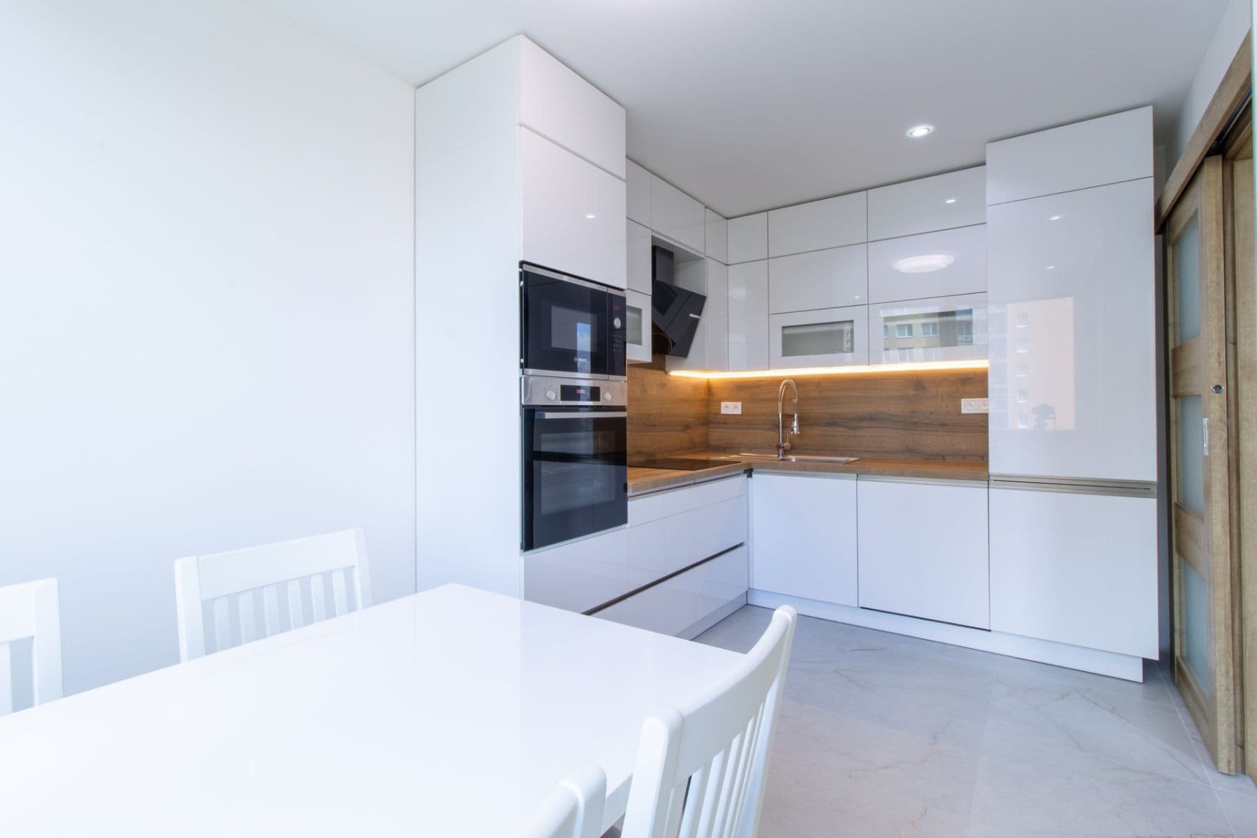 Prenájom bytu 3-izbový 65 m², Frýdlantská, Praha, Praha Prenájom bytu 3-izbový 65 m², Frýdlantská, Praha, Praha