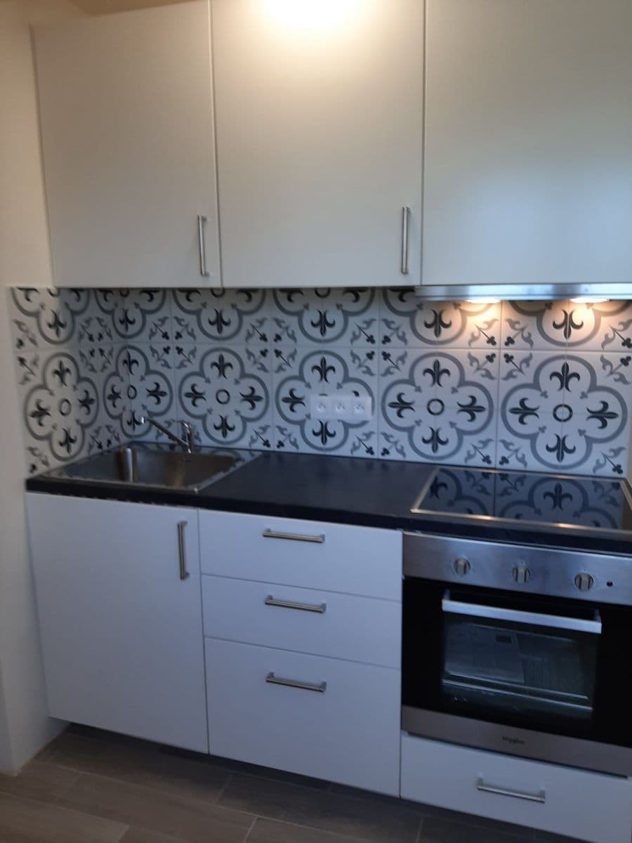 Prenájom bytu 1-izbový 28 m², U Stojanu, Praha, Praha Prenájom bytu 1-izbový 28 m², U Stojanu, Praha, Praha