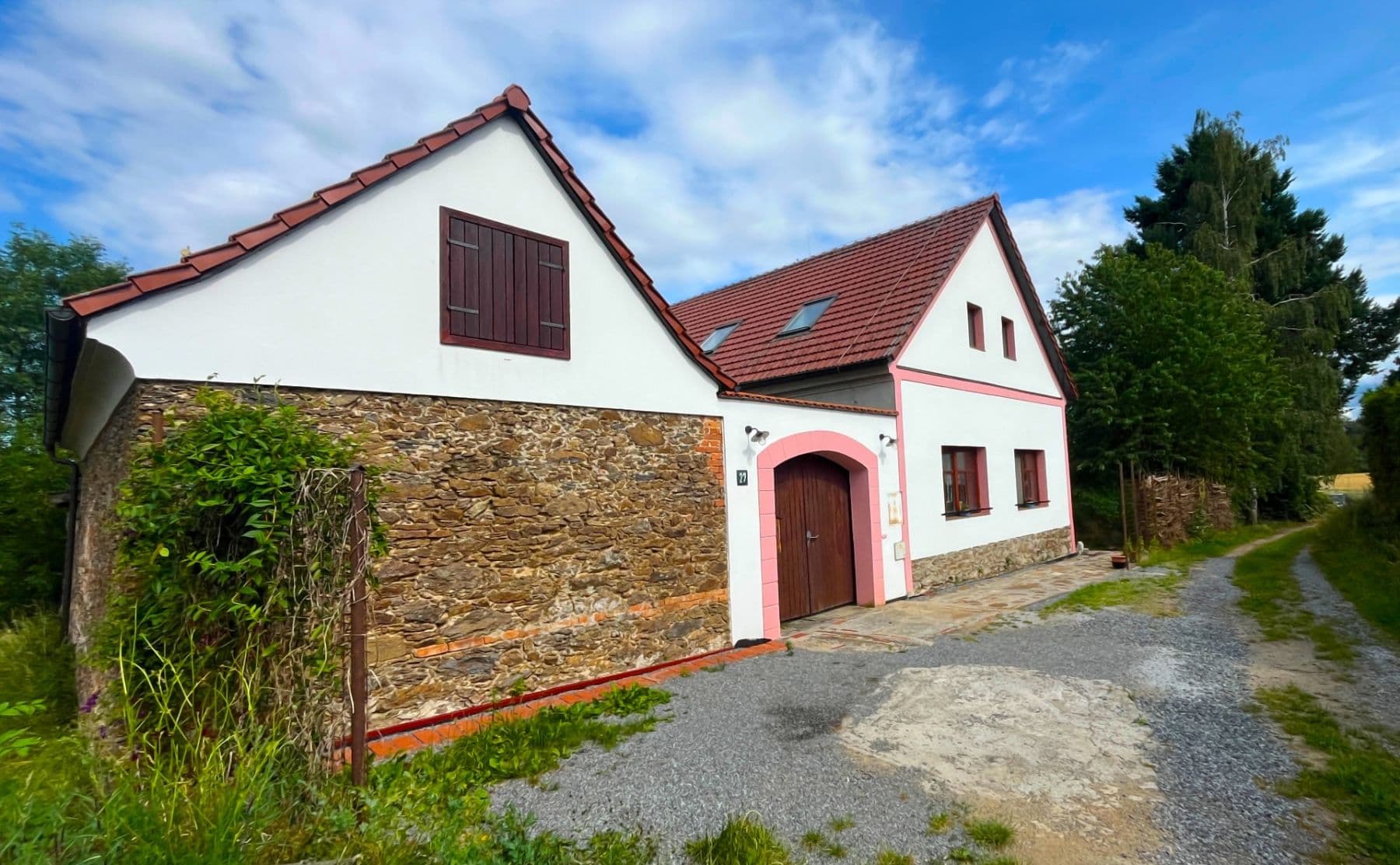 Predaj domu 241 m², pozemok 2.055 m², Jindřichův Hradec, Jihočeský kraj Predaj domu 241 m², pozemok 2.055 m², Jindřichův Hradec, Jihočeský kraj