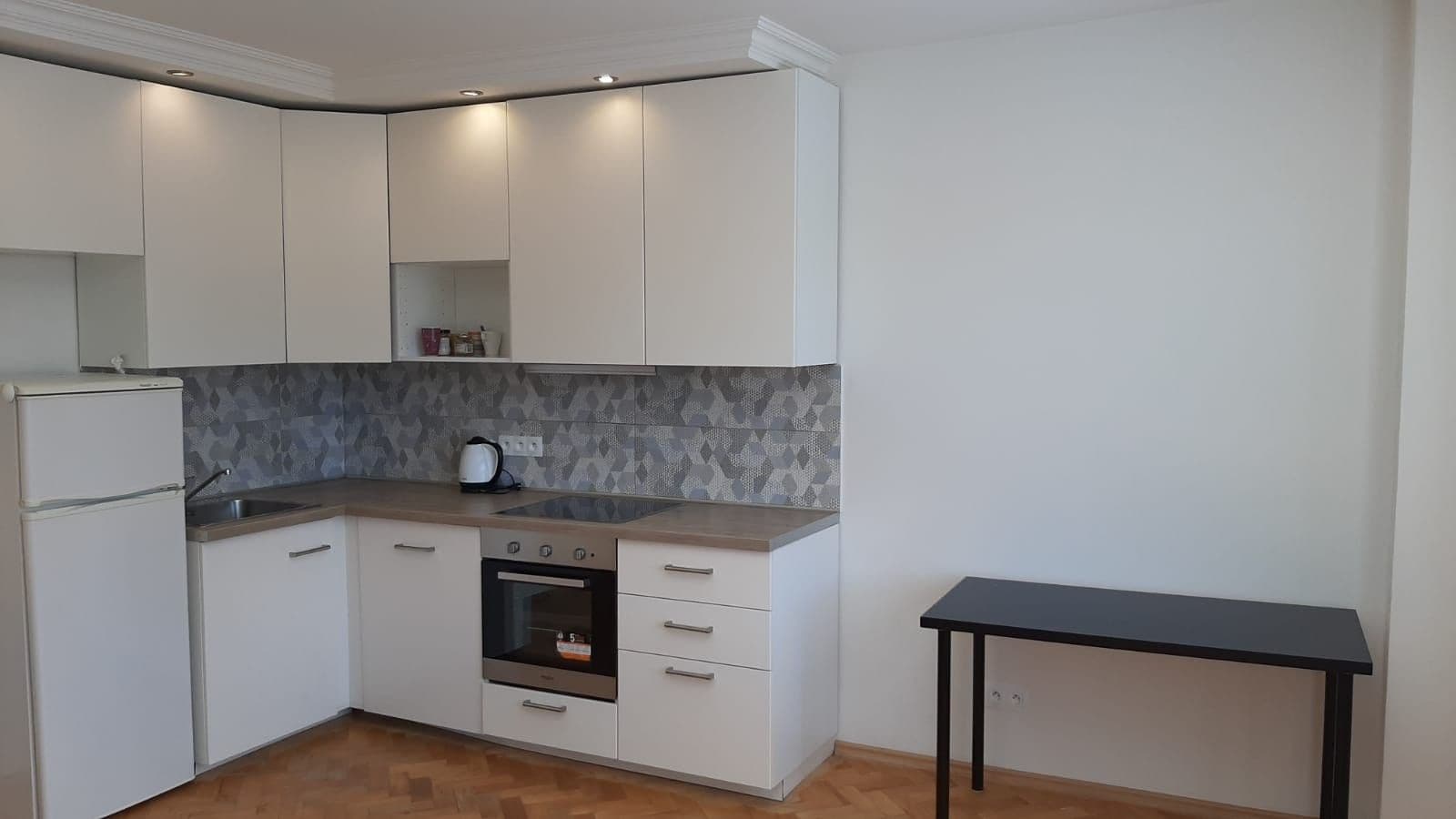 Prenájom bytu 3-izbový 80 m², U Stojanu, Praha, Praha Prenájom bytu 3-izbový 80 m², U Stojanu, Praha, Praha