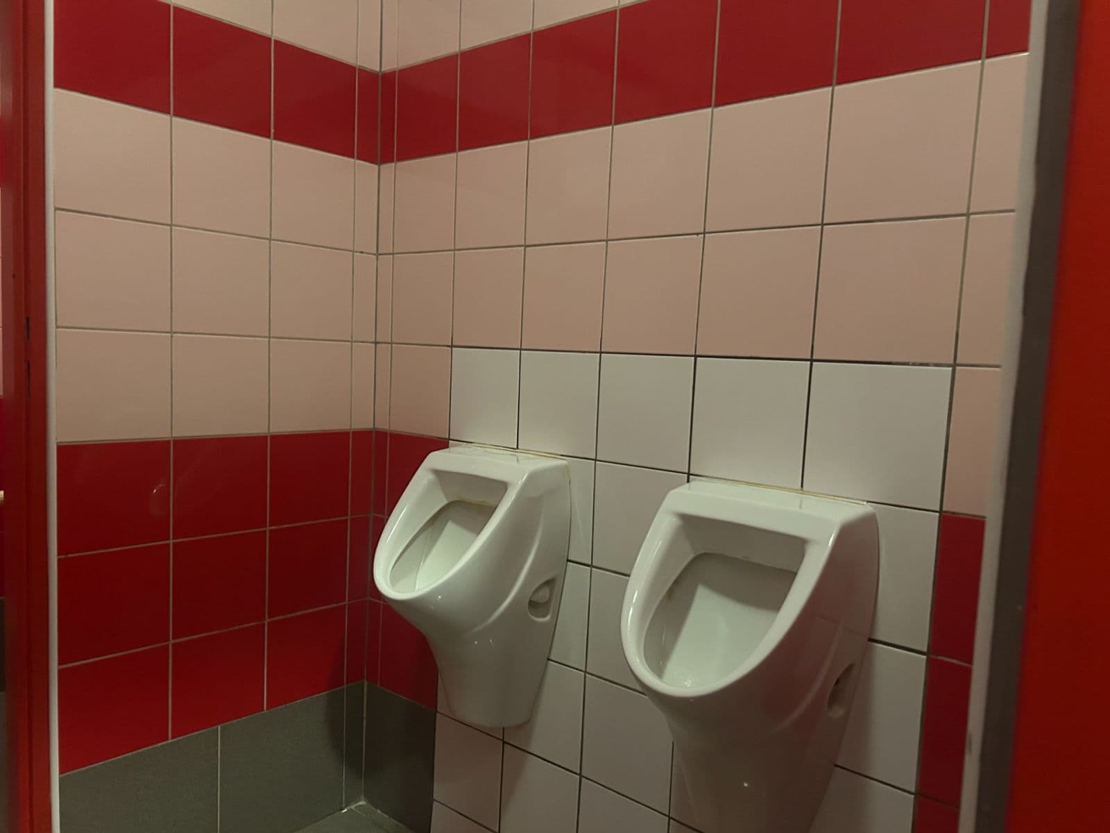 Prenájom nebytového priestoru 261 m², Plynárenská, Teplice, Ústecký kraj Prenájom nebytového priestoru 261 m², Plynárenská, Teplice, Ústecký kraj