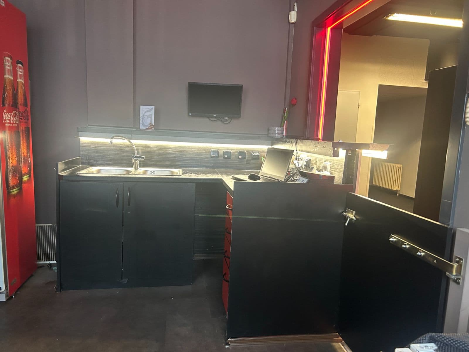 Prenájom nebytového priestoru 261 m², Plynárenská, Teplice, Ústecký kraj Prenájom nebytového priestoru 261 m², Plynárenská, Teplice, Ústecký kraj