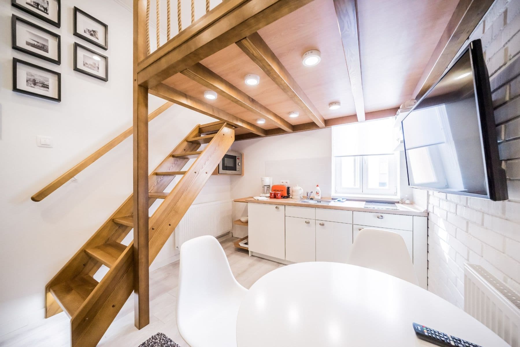 Prenájom bytu 1-izbový 17 m², Jaltská, Karlovy Vary, Karlovarský kraj Prenájom bytu 1-izbový 17 m², Jaltská, Karlovy Vary, Karlovarský kraj