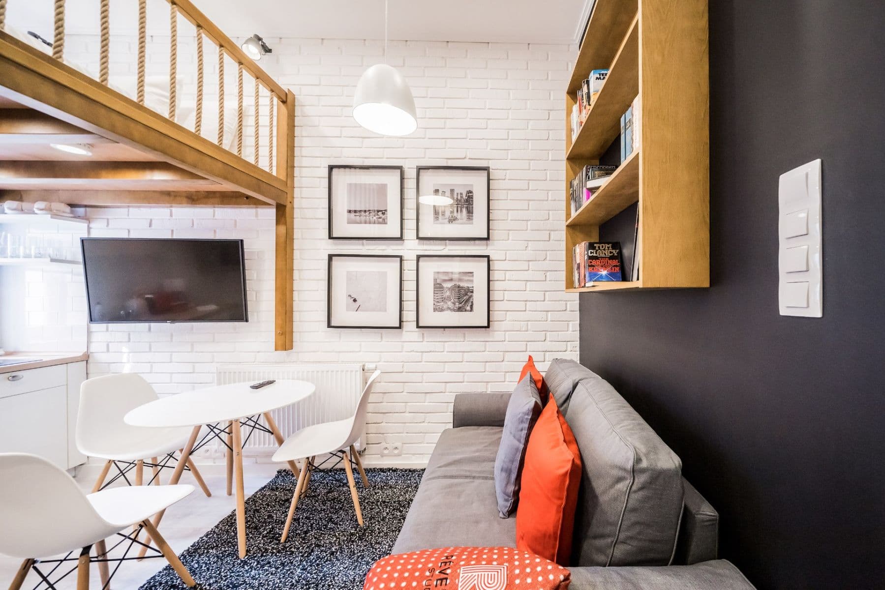 Prenájom bytu 1-izbový 17 m², Jaltská, Karlovy Vary, Karlovarský kraj Prenájom bytu 1-izbový 17 m², Jaltská, Karlovy Vary, Karlovarský kraj