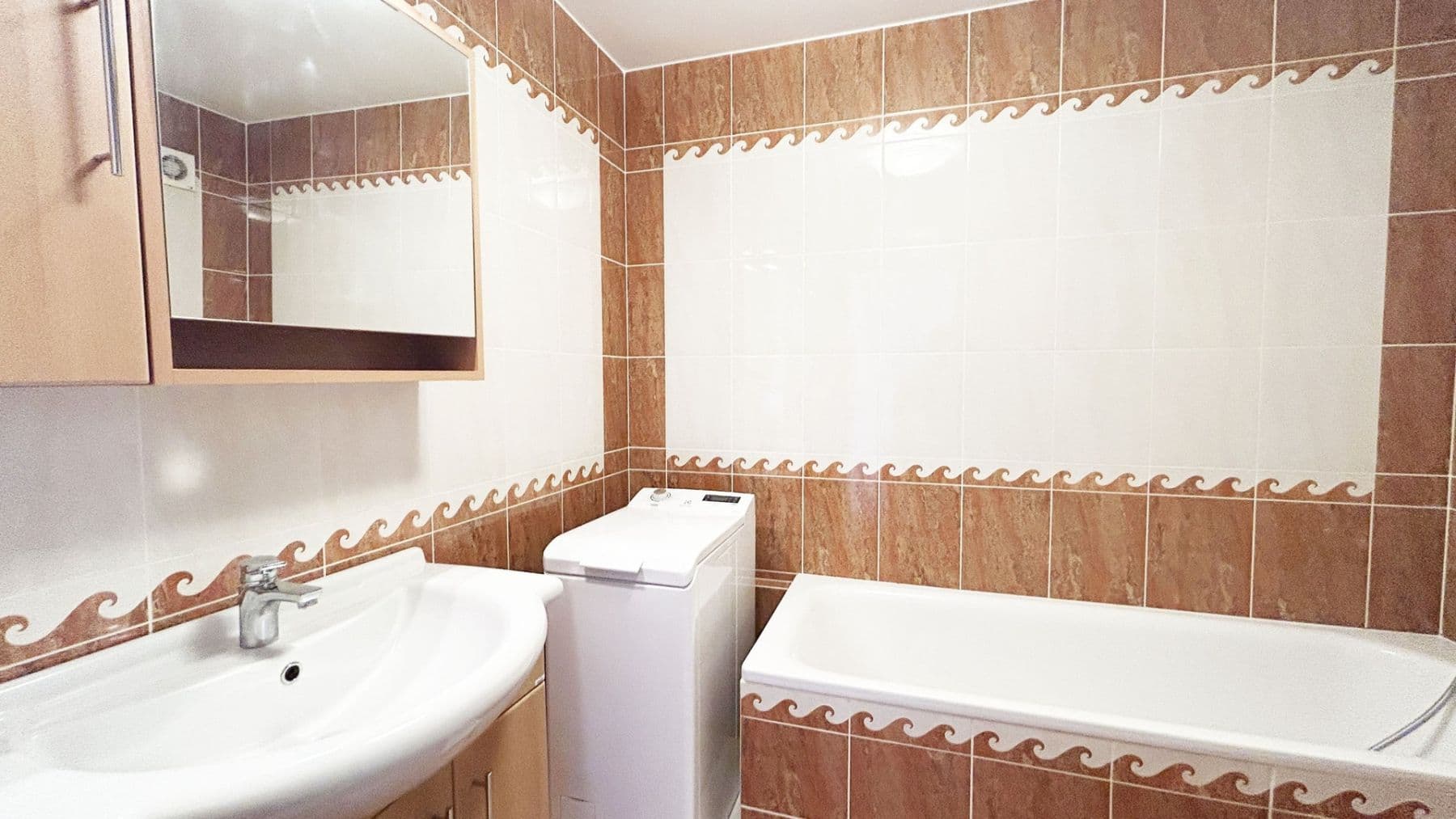 Prenájom bytu 3-izbový 66 m², Katovická, Praha, Praha Prenájom bytu 3-izbový 66 m², Katovická, Praha, Praha