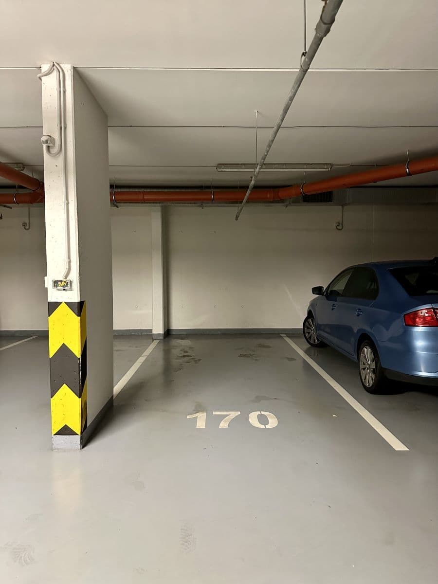 Prenájom bytu 1-izbový 36 m², Modenská, Praha, Praha Prenájom bytu 1-izbový 36 m², Modenská, Praha, Praha
