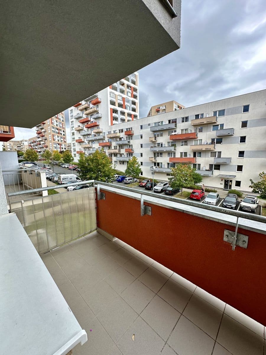 Prenájom bytu 1-izbový 36 m², Modenská, Praha, Praha Prenájom bytu 1-izbový 36 m², Modenská, Praha, Praha