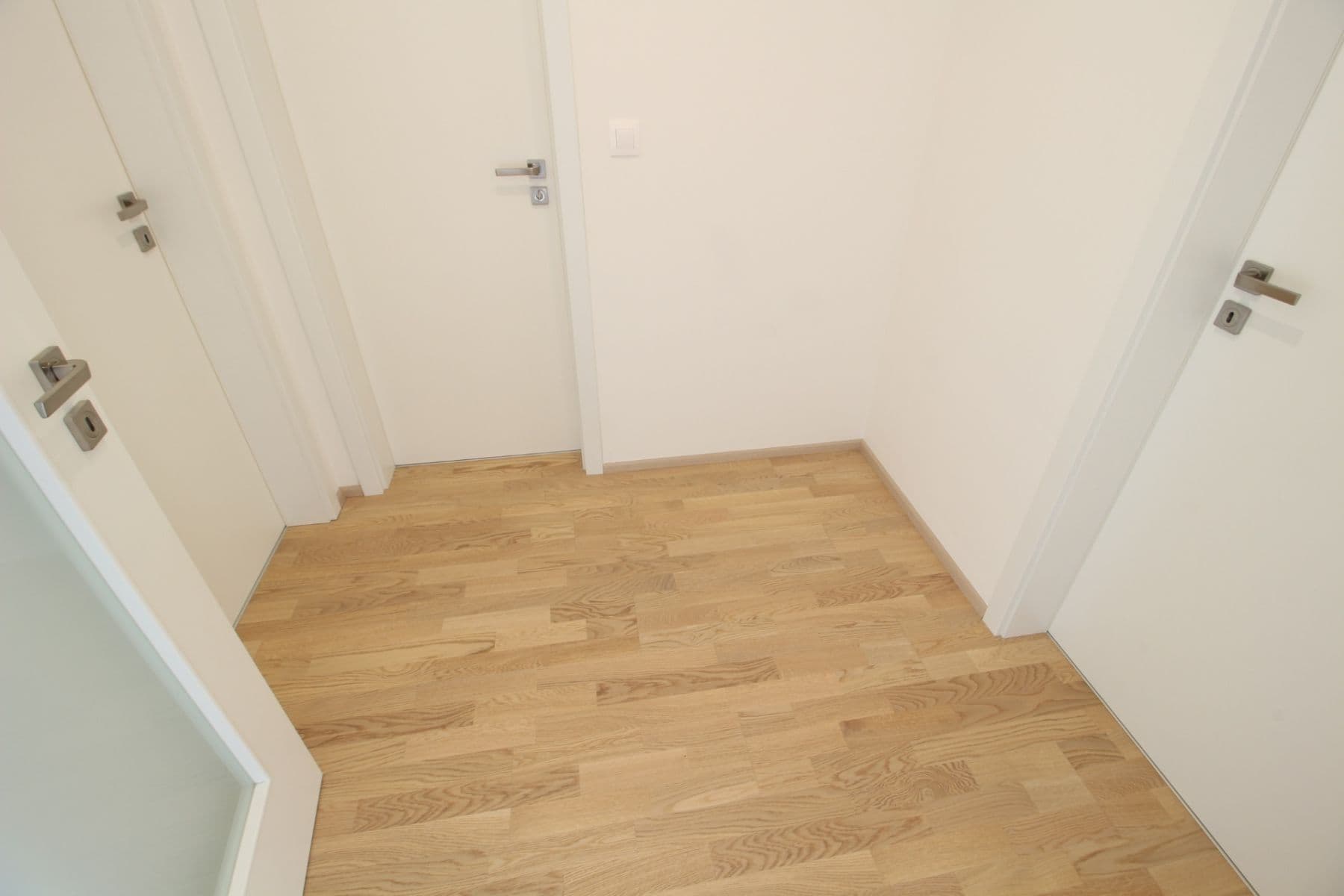 Prenájom bytu 3-izbový 98 m², Zlochova, Praha, Praha Prenájom bytu 3-izbový 98 m², Zlochova, Praha, Praha