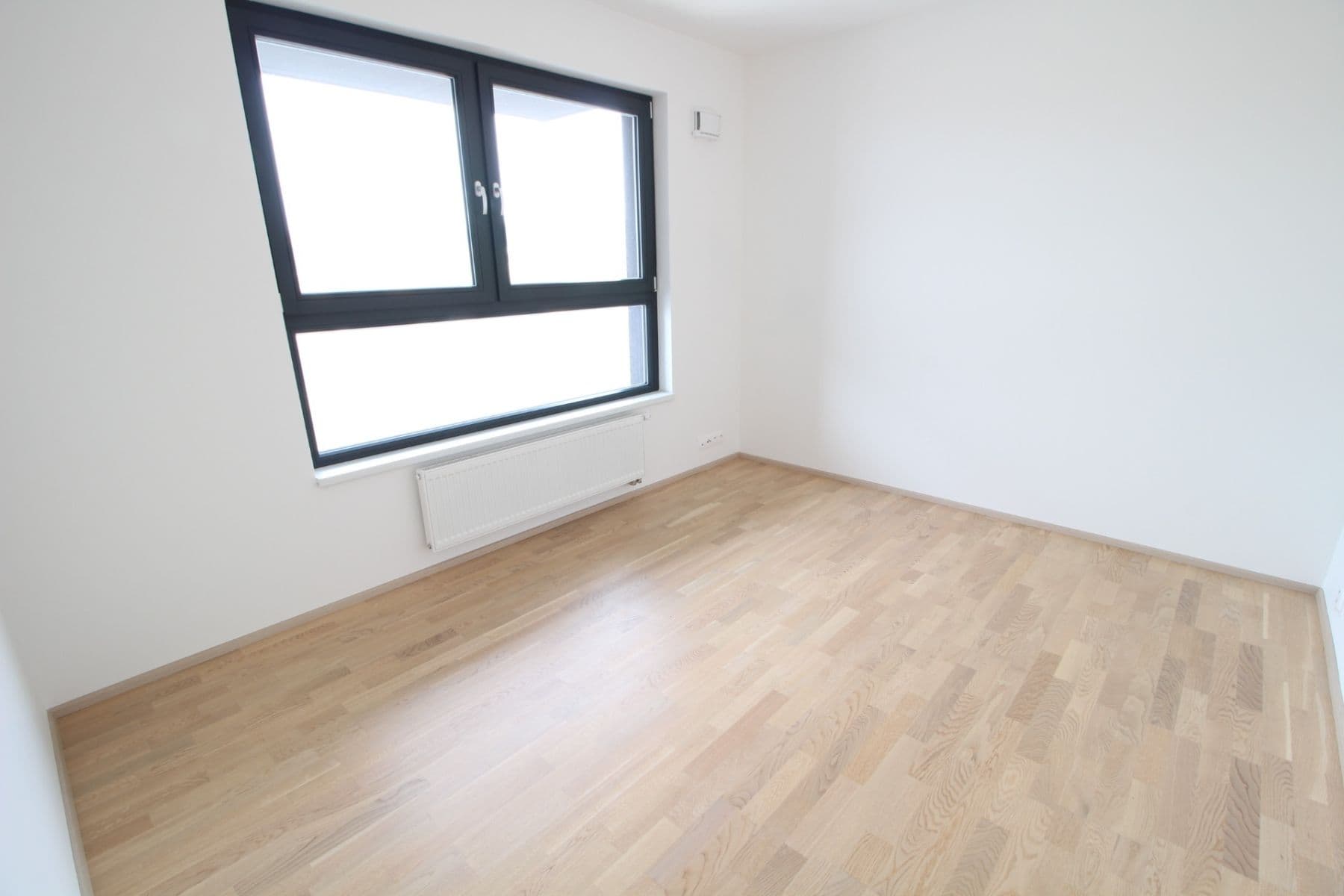 Prenájom bytu 3-izbový 98 m², Zlochova, Praha, Praha Prenájom bytu 3-izbový 98 m², Zlochova, Praha, Praha