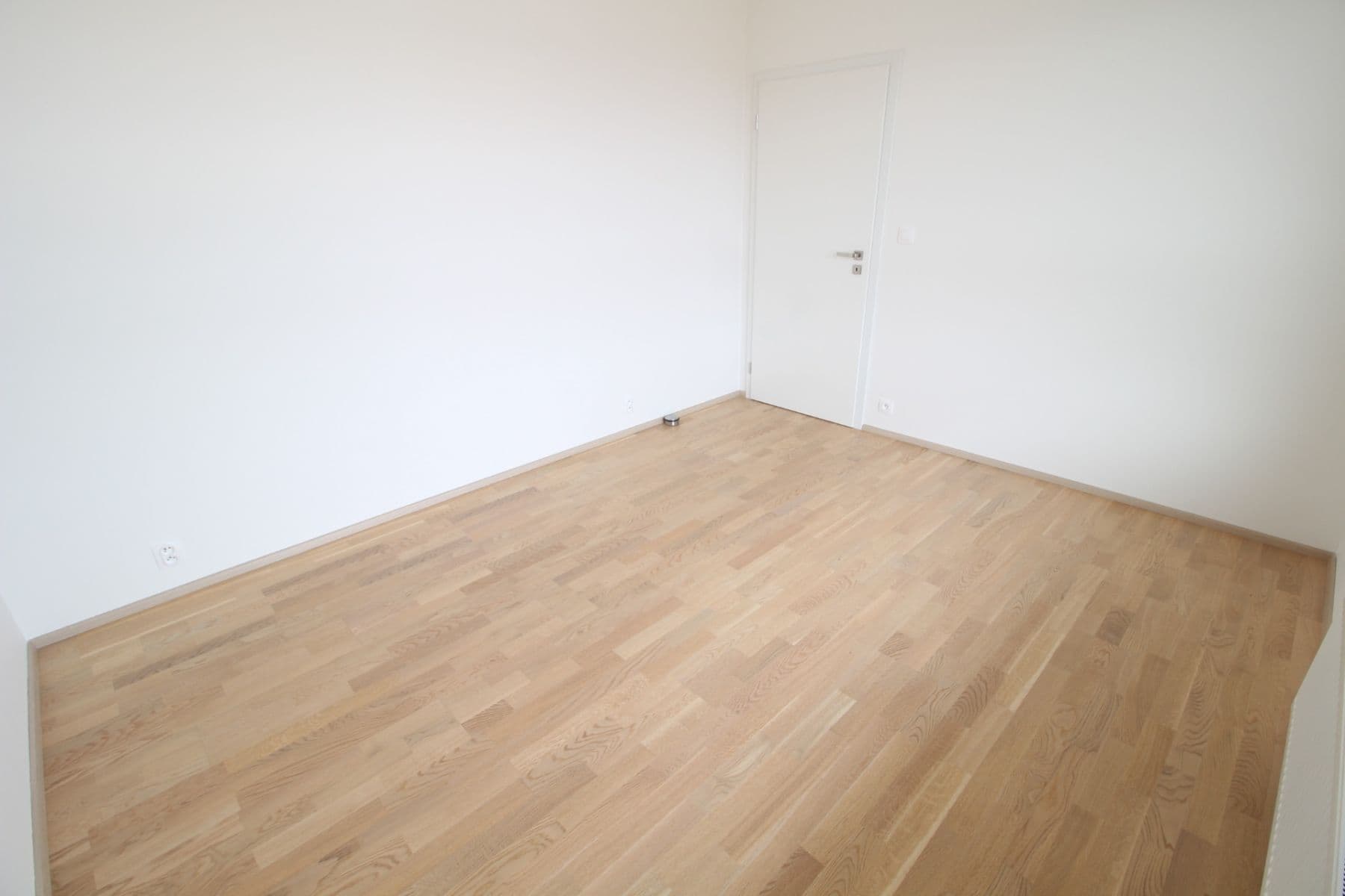 Prenájom bytu 3-izbový 98 m², Zlochova, Praha, Praha Prenájom bytu 3-izbový 98 m², Zlochova, Praha, Praha