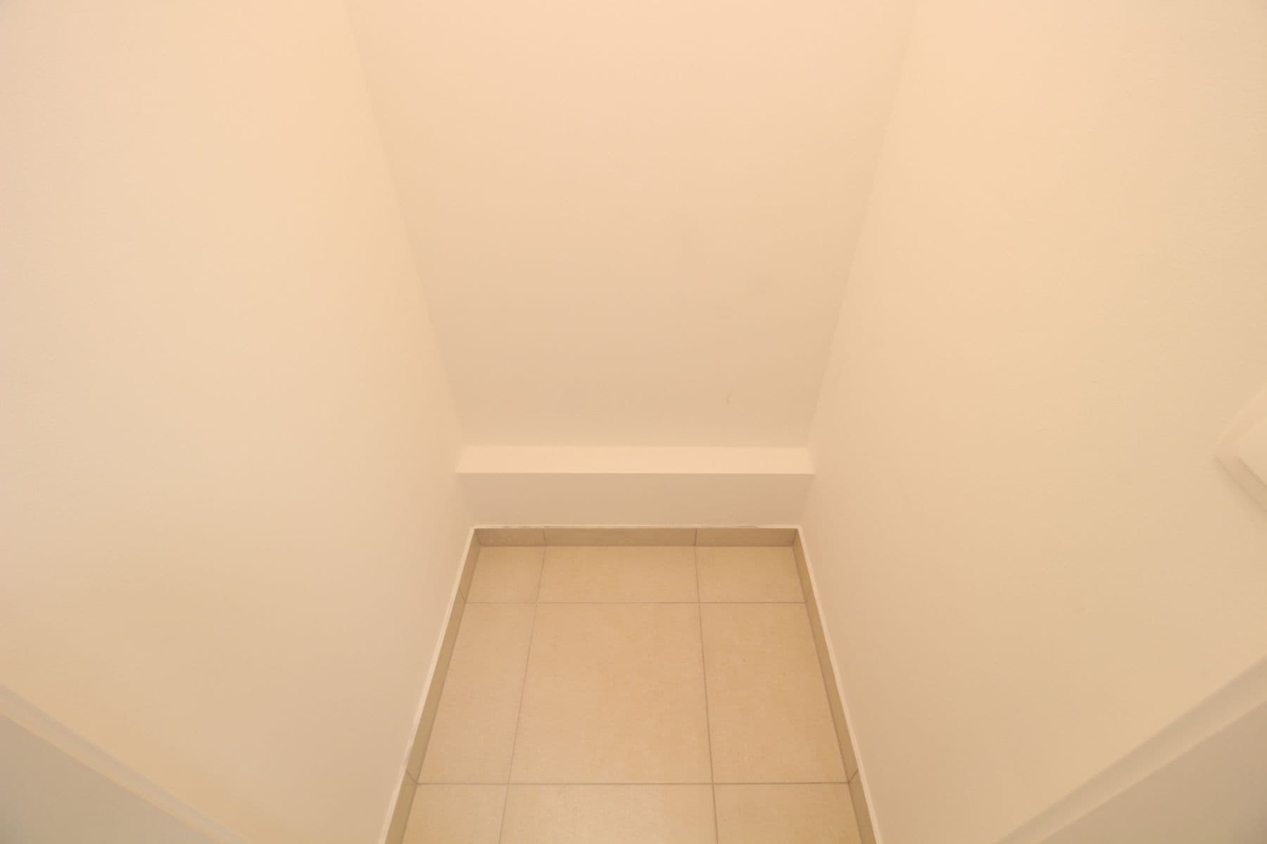 Prenájom bytu 3-izbový 98 m², Zlochova, Praha, Praha Prenájom bytu 3-izbový 98 m², Zlochova, Praha, Praha