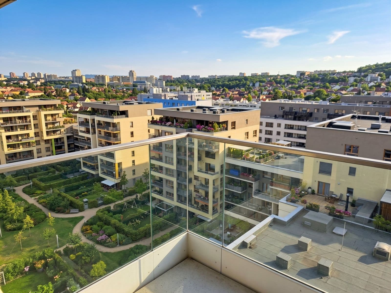 Prenájom bytu 3-izbový 98 m², Zlochova, Praha, Praha Prenájom bytu 3-izbový 98 m², Zlochova, Praha, Praha