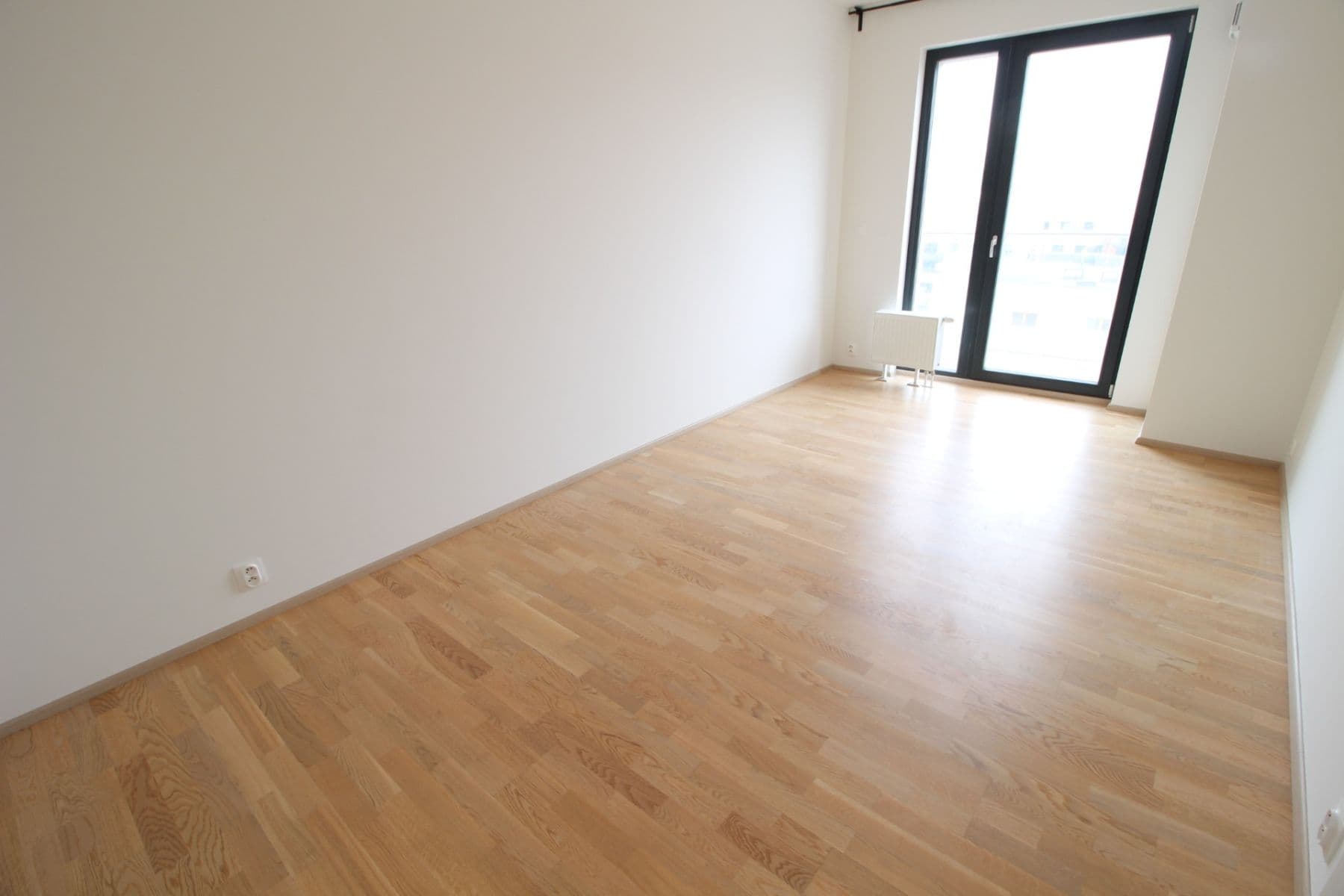 Prenájom bytu 3-izbový 98 m², Zlochova, Praha, Praha Prenájom bytu 3-izbový 98 m², Zlochova, Praha, Praha
