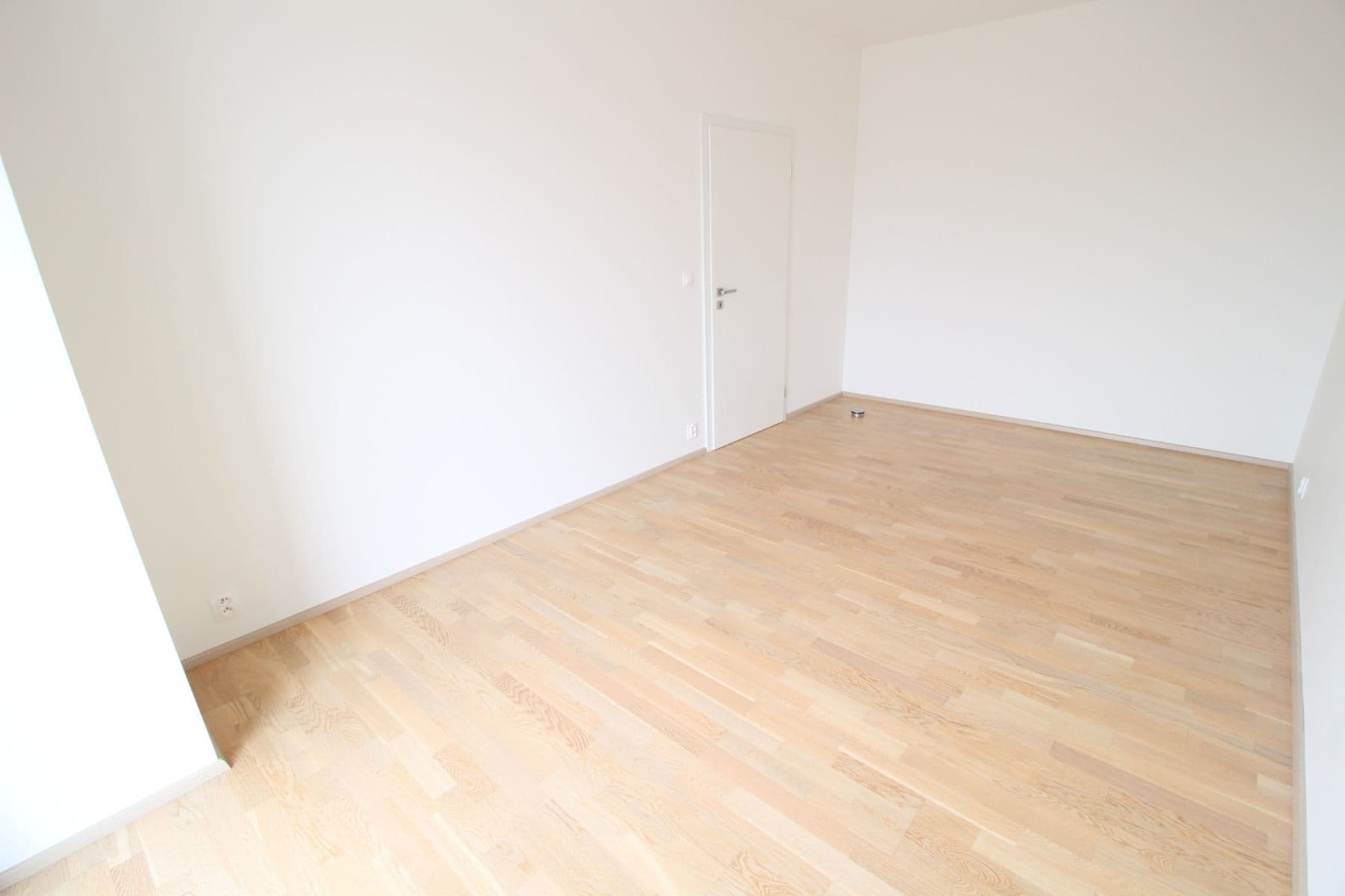 Prenájom bytu 3-izbový 98 m², Zlochova, Praha, Praha Prenájom bytu 3-izbový 98 m², Zlochova, Praha, Praha