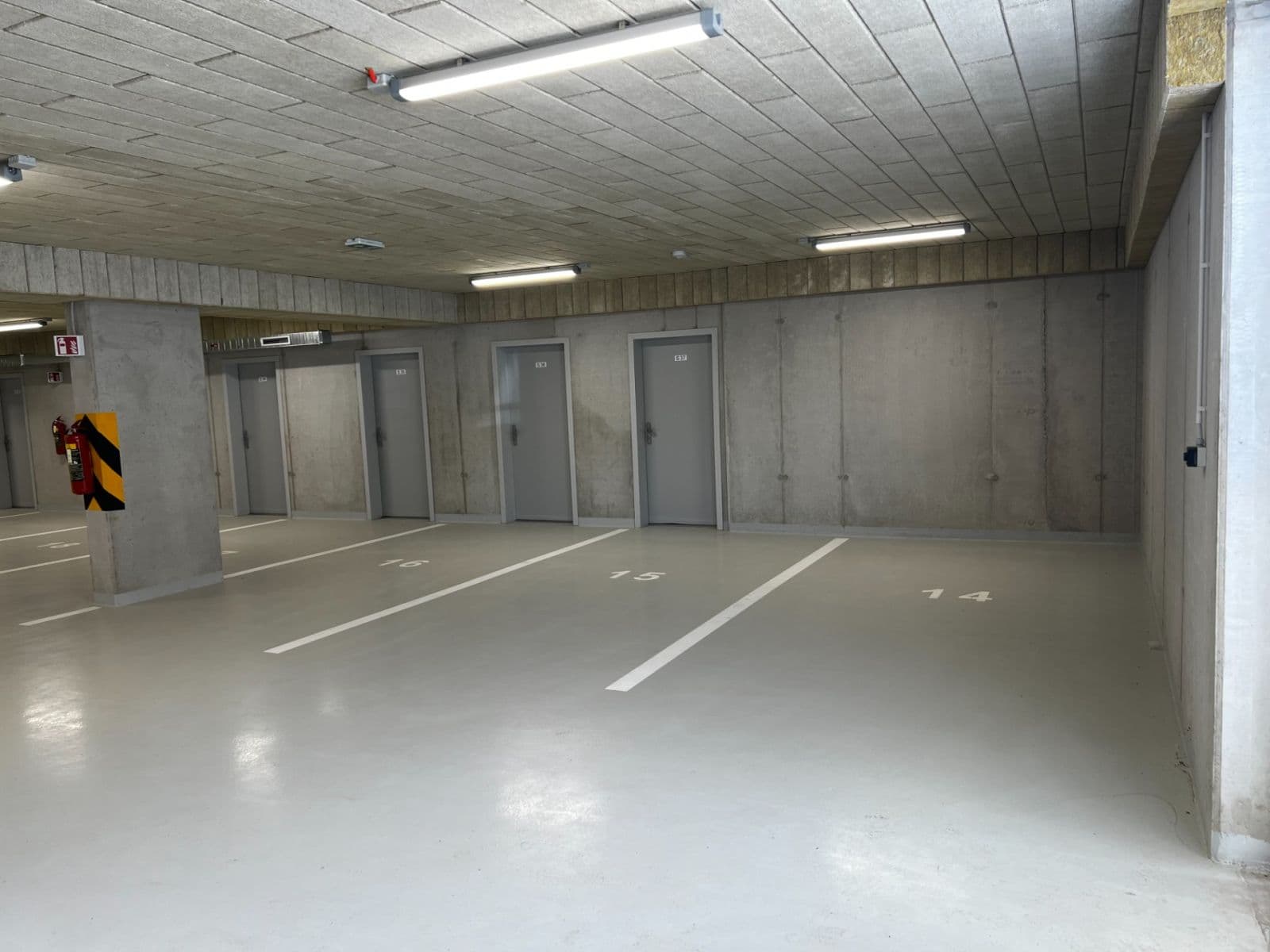 Prenájom garáže 15 m², Pardubice, Pardubický kraj Prenájom garáže 15 m², Pardubice, Pardubický kraj