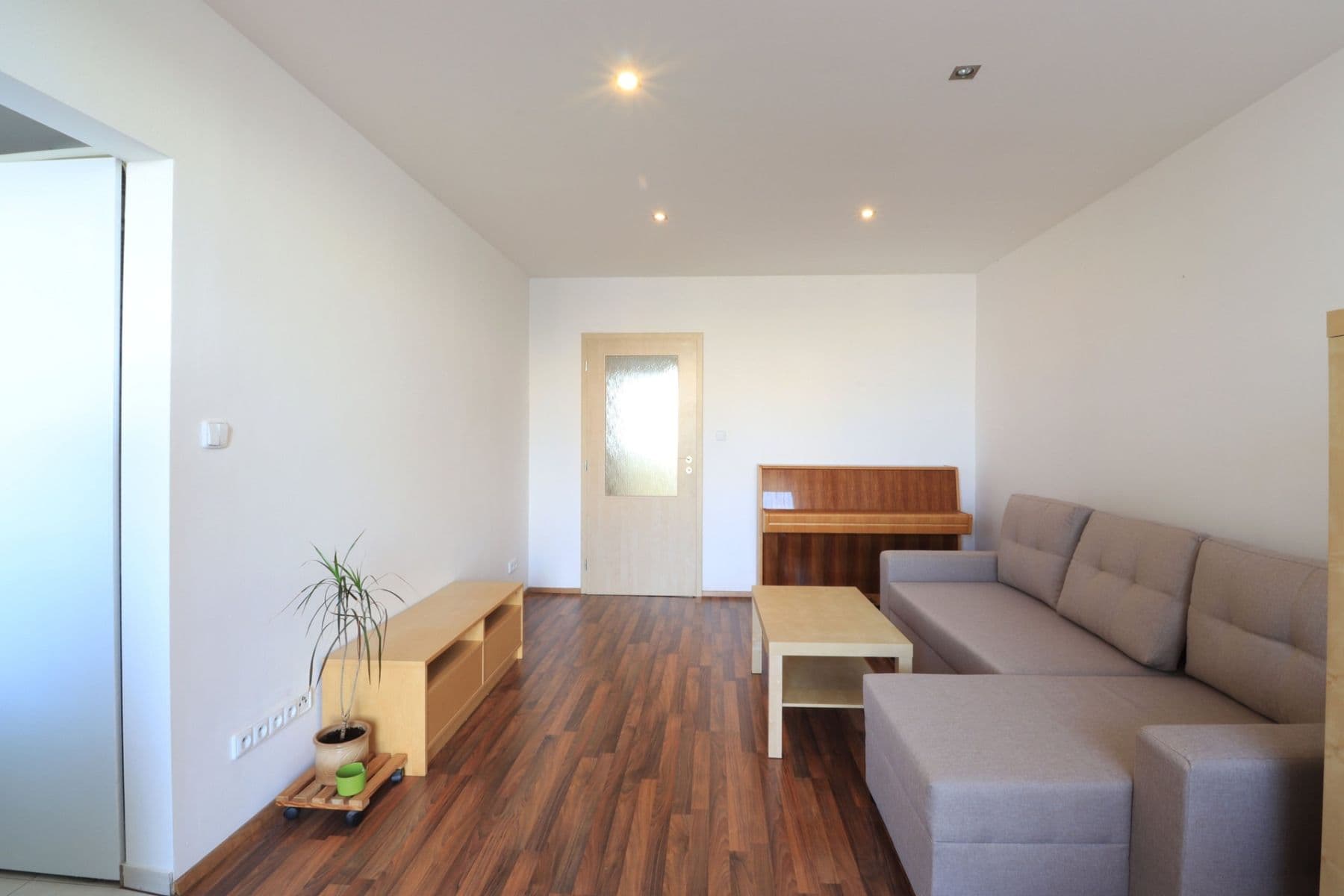 Prenájom bytu 3-izbový 70 m², Benkova, Praha, Praha Prenájom bytu 3-izbový 70 m², Benkova, Praha, Praha