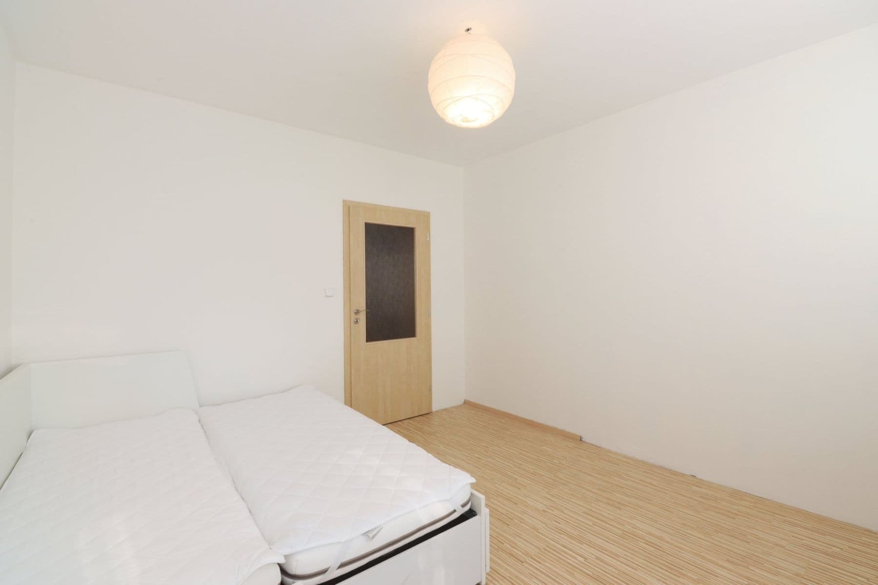 Prenájom bytu 3-izbový 70 m², Benkova, Praha, Praha Prenájom bytu 3-izbový 70 m², Benkova, Praha, Praha