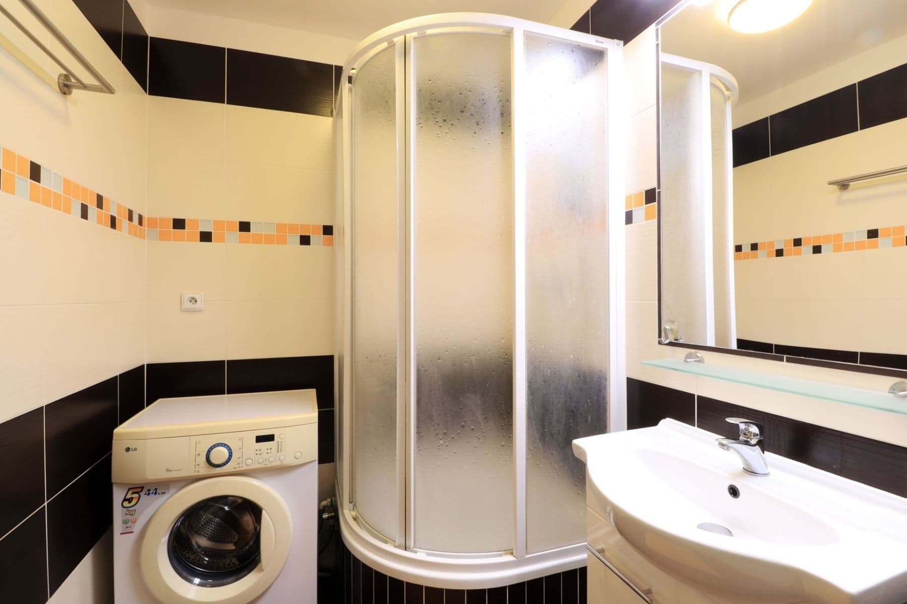 Prenájom bytu 3-izbový 70 m², Benkova, Praha, Praha Prenájom bytu 3-izbový 70 m², Benkova, Praha, Praha