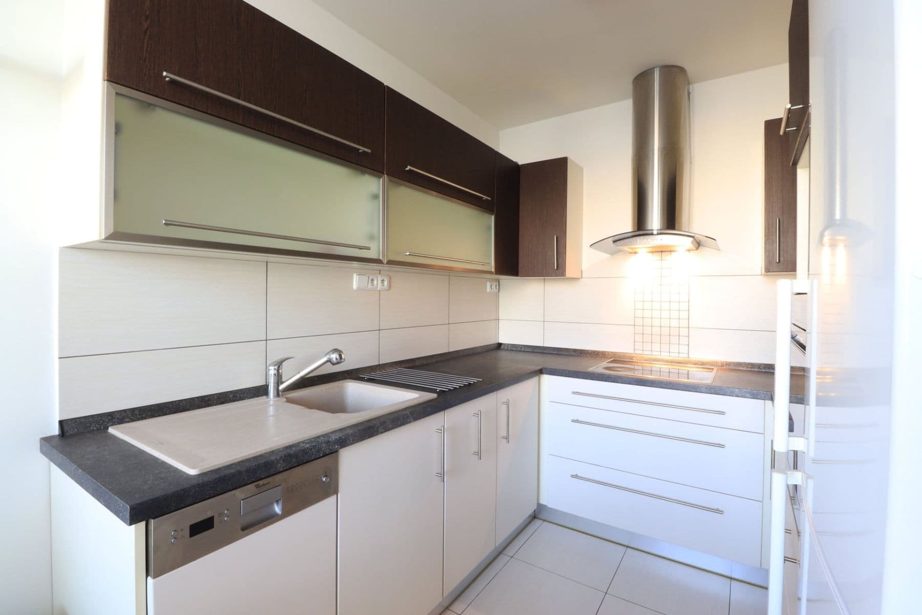 Prenájom bytu 3-izbový 70 m², Benkova, Praha, Praha Prenájom bytu 3-izbový 70 m², Benkova, Praha, Praha