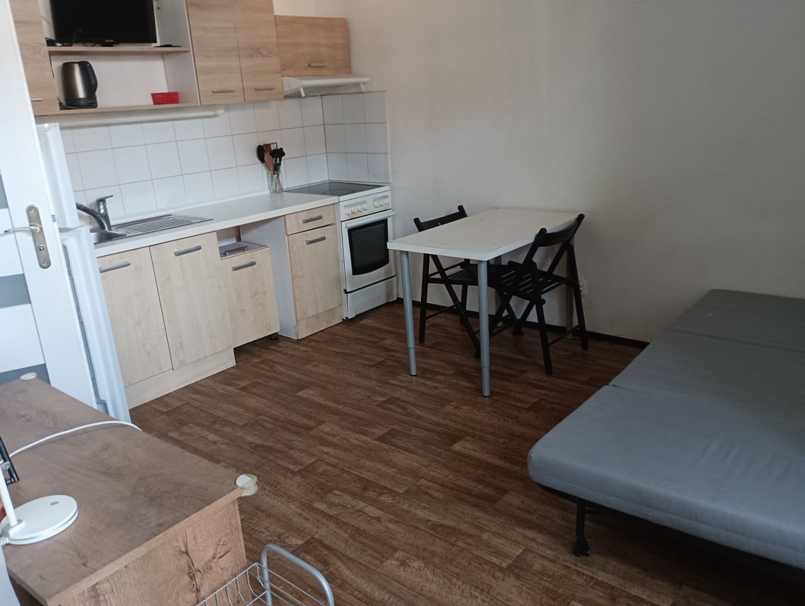 Prenájom bytu 1-izbový 20 m², Damilská, Tetín, Středočeský kraj Prenájom bytu 1-izbový 20 m², Damilská, Tetín, Středočeský kraj
