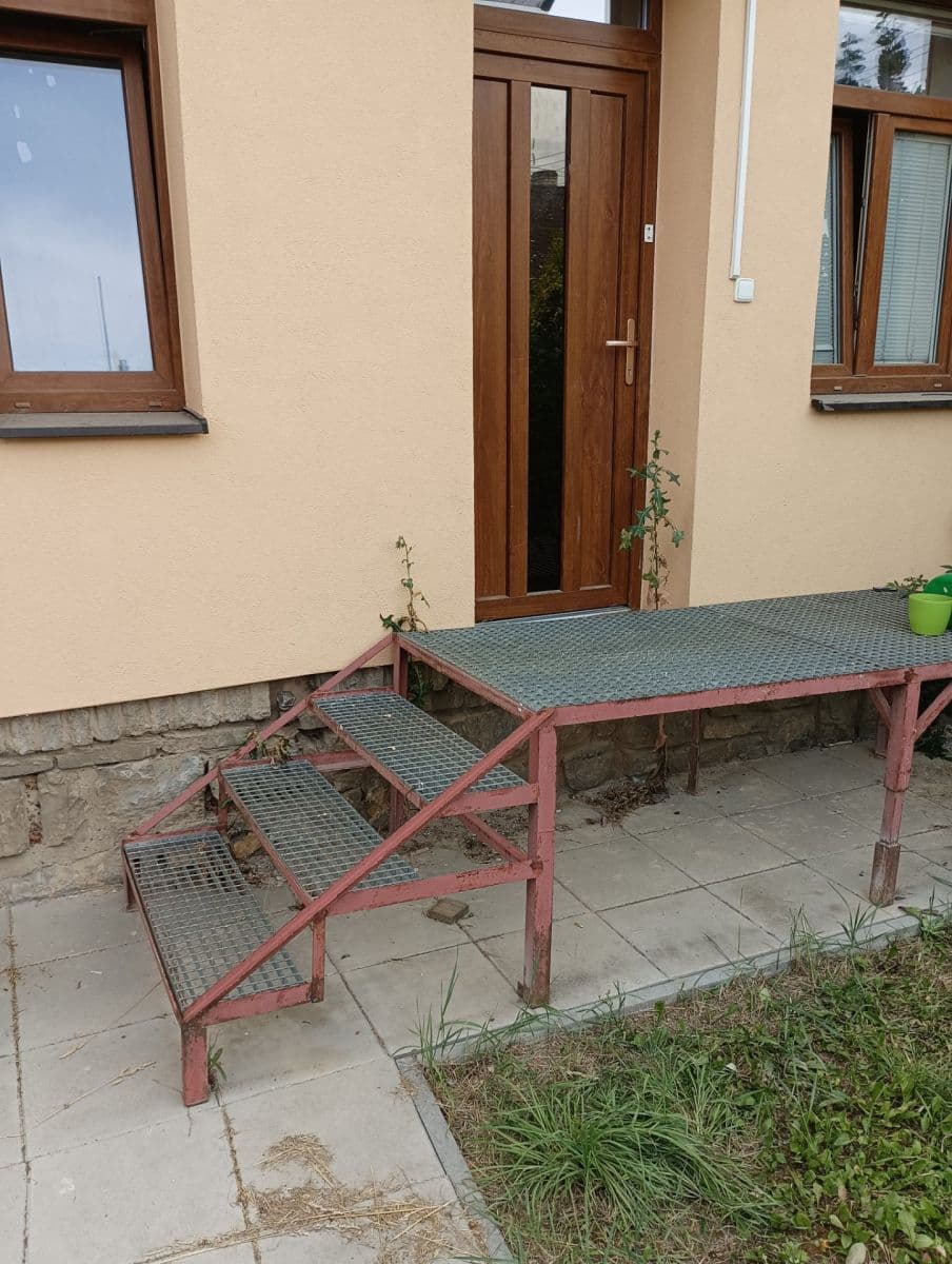 Prenájom bytu 1-izbový 20 m², Damilská, Tetín, Středočeský kraj Prenájom bytu 1-izbový 20 m², Damilská, Tetín, Středočeský kraj