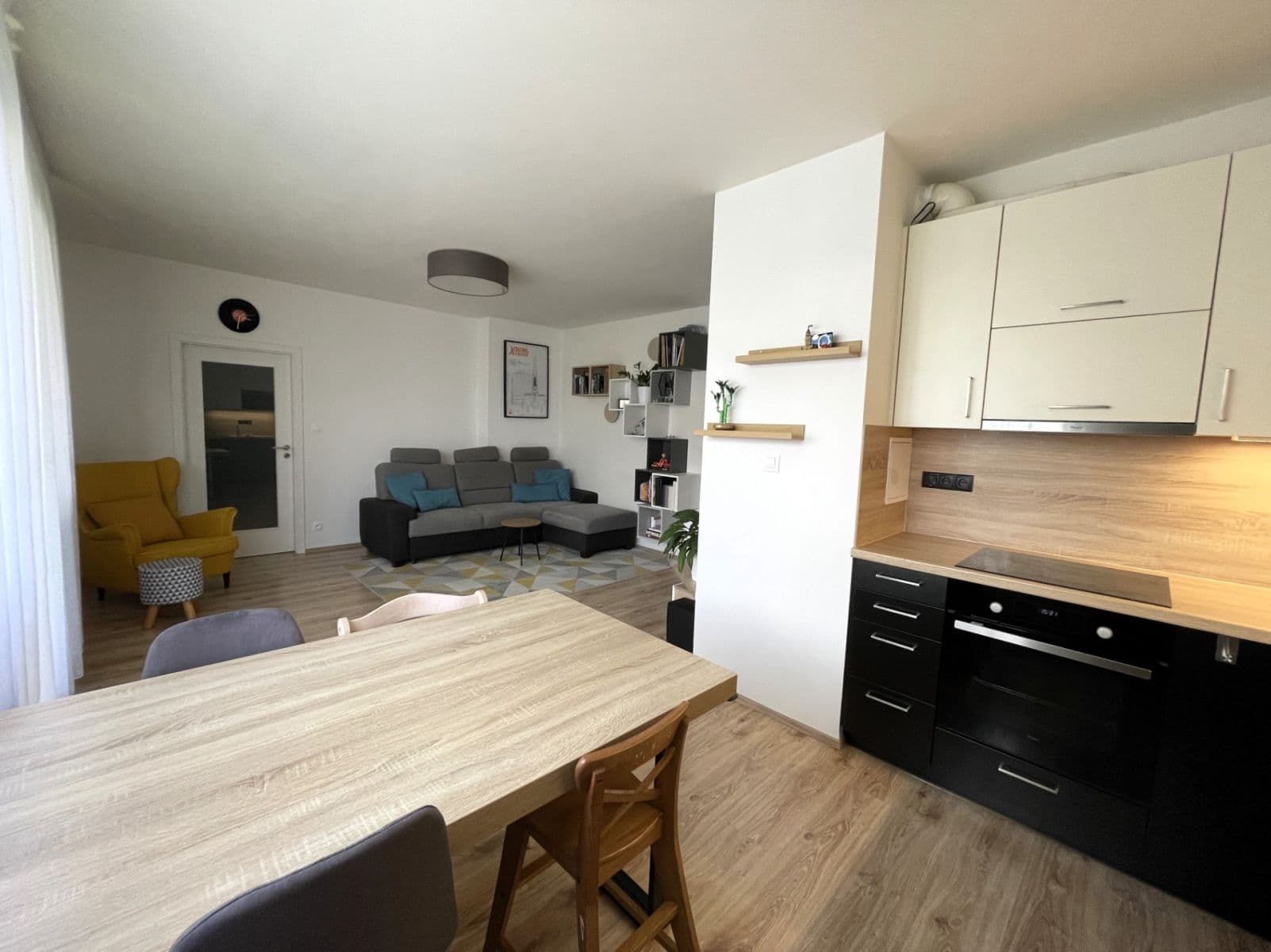 Predaj bytu 3-izbový 83 m², V Zahrádkách, Praha, Praha Predaj bytu 3-izbový 83 m², V Zahrádkách, Praha, Praha