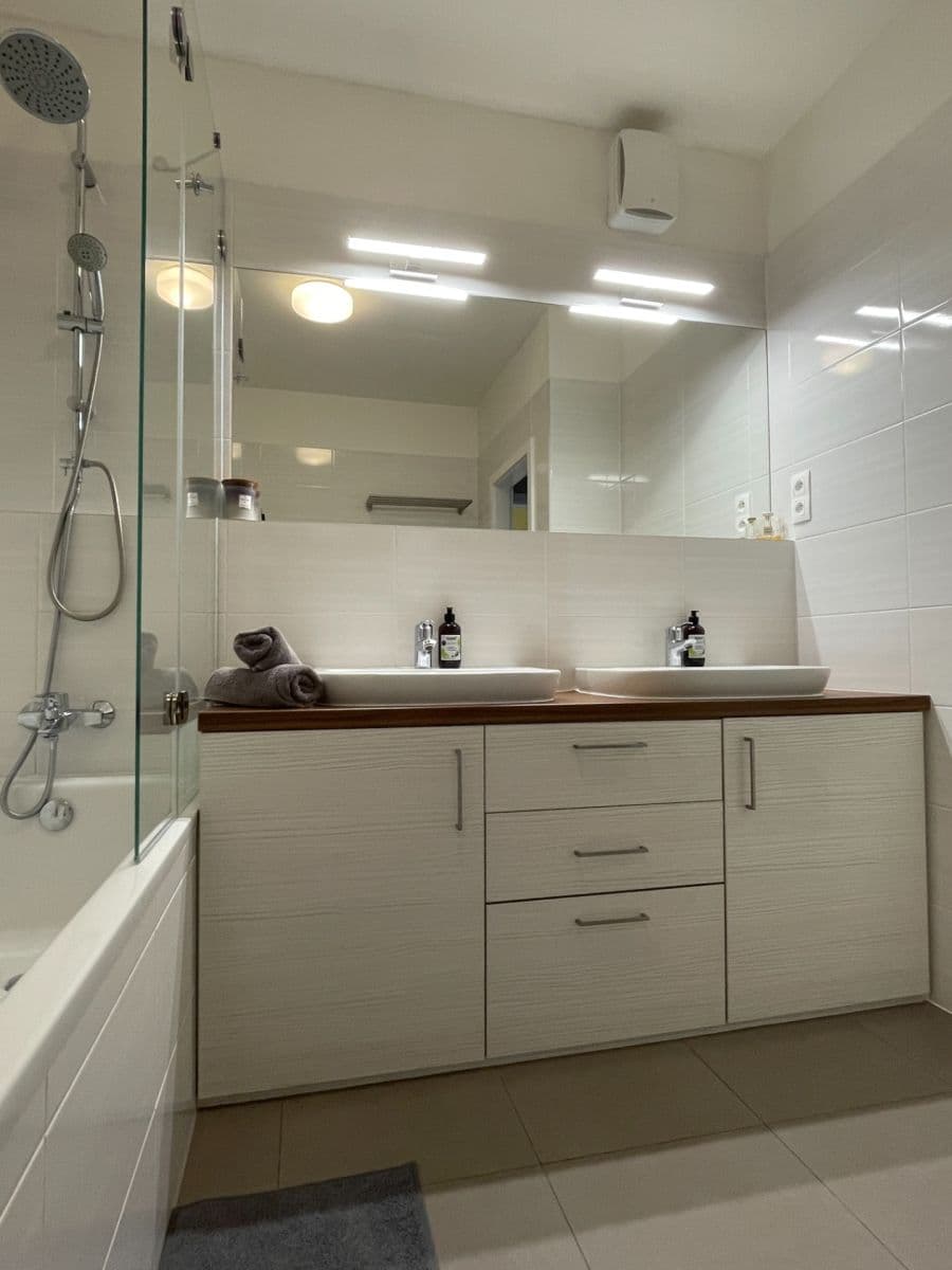 Predaj bytu 3-izbový 83 m², V Zahrádkách, Praha, Praha Predaj bytu 3-izbový 83 m², V Zahrádkách, Praha, Praha