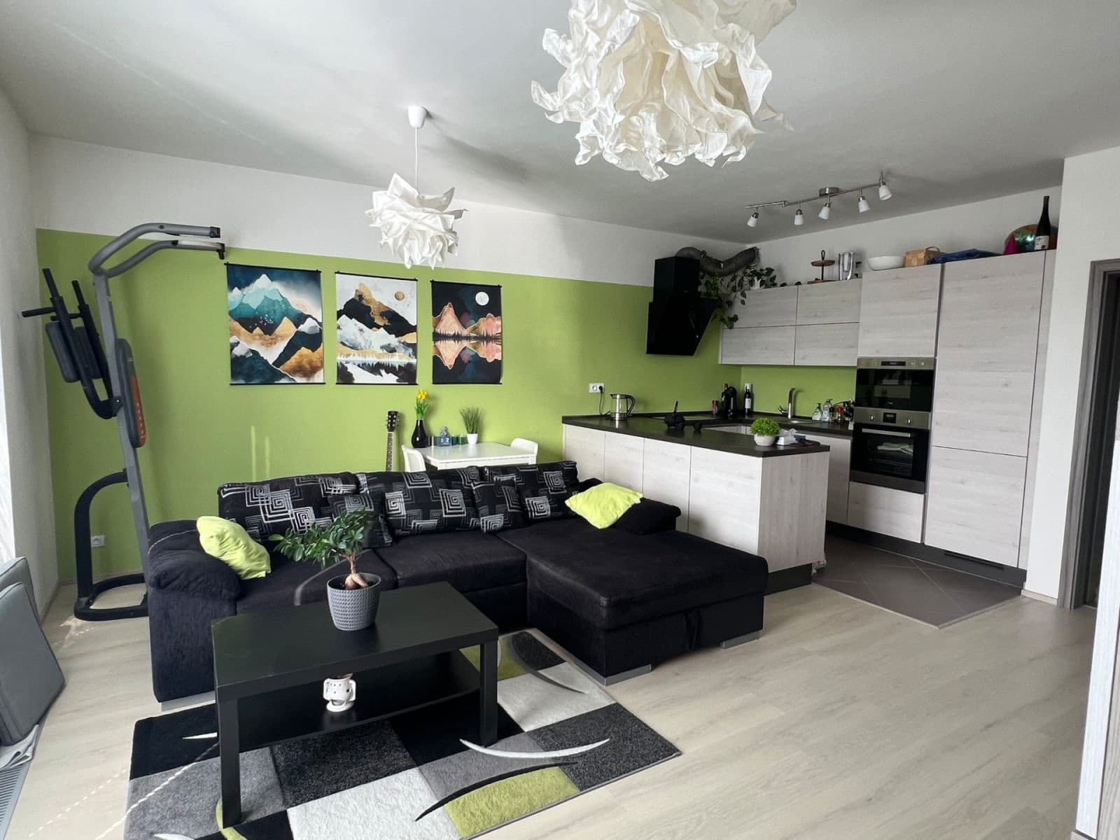 Predaj bytu 2-izbový 57 m², Hlučkova, Praha, Praha Predaj bytu 2-izbový 57 m², Hlučkova, Praha, Praha