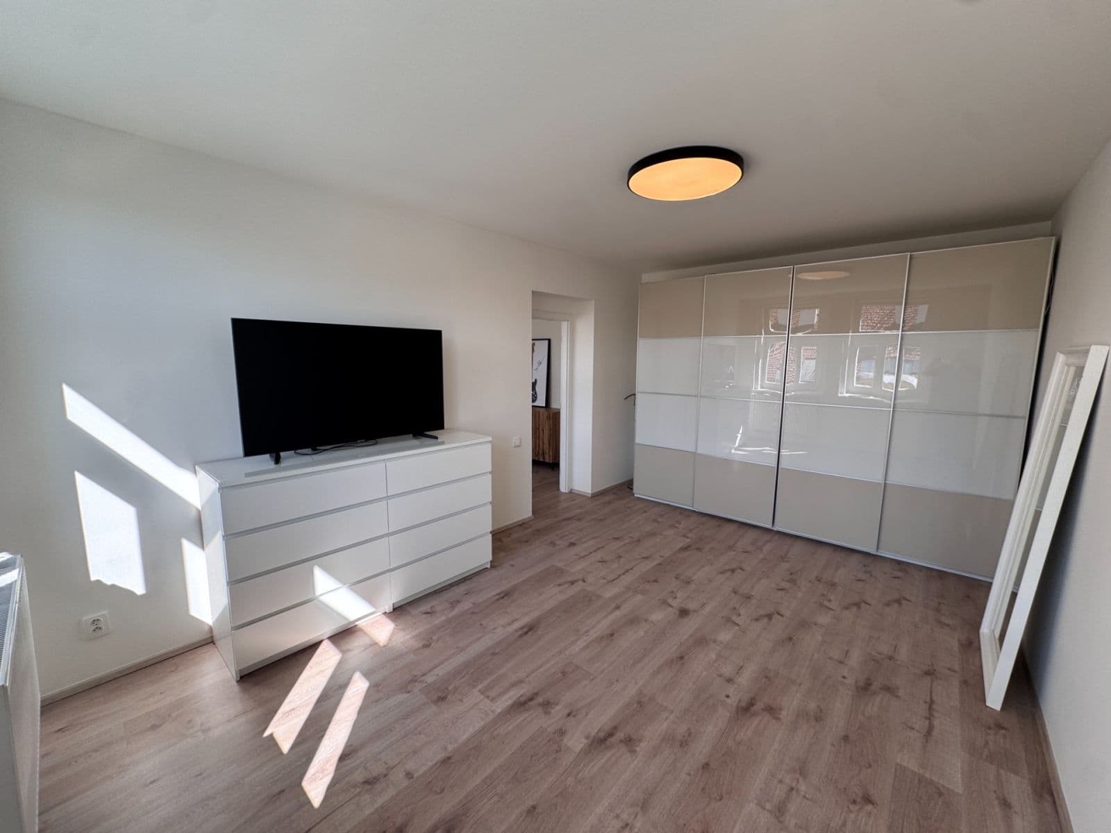 Prenájom bytu 3-izbový 92 m², Jana Zajíce, Praha, Praha Prenájom bytu 3-izbový 92 m², Jana Zajíce, Praha, Praha
