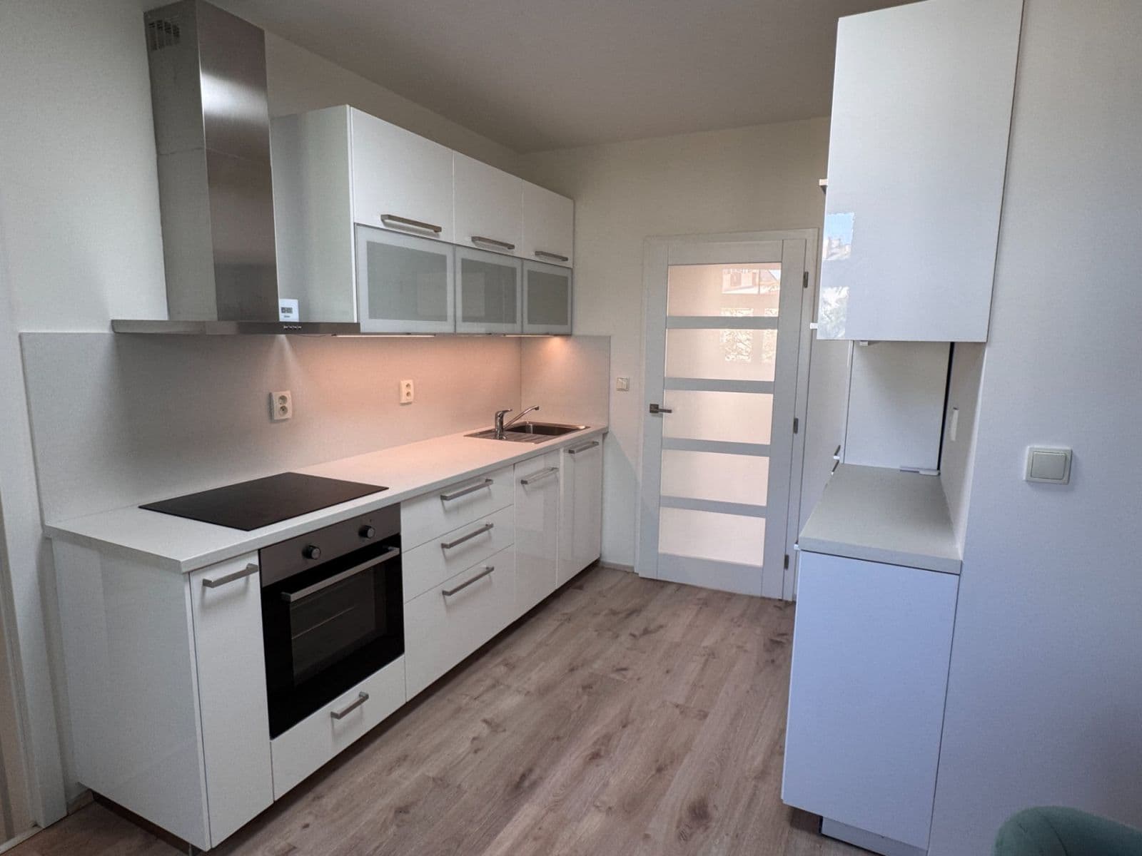 Prenájom bytu 3-izbový 92 m², Jana Zajíce, Praha, Praha Prenájom bytu 3-izbový 92 m², Jana Zajíce, Praha, Praha