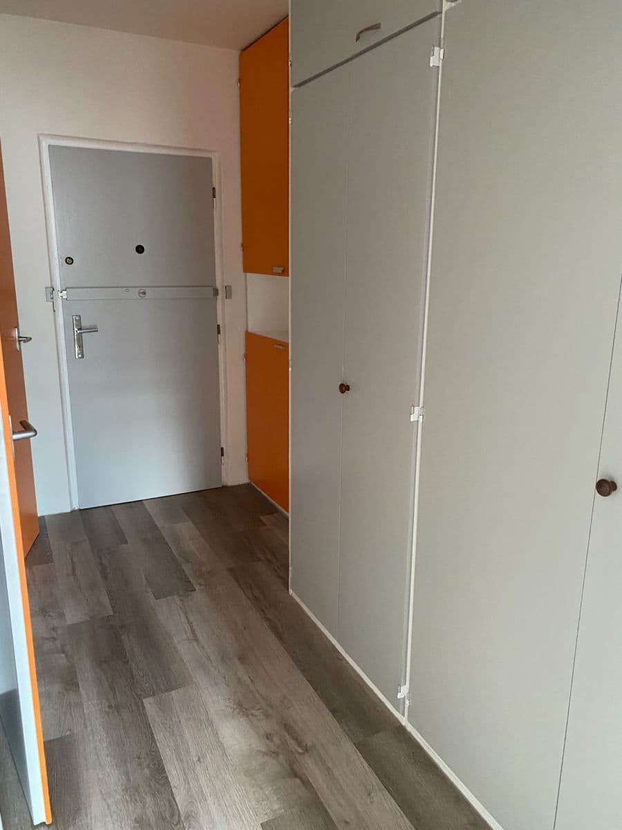 Prenájom bytu 2-izbový 43 m², Famfulíkova, Praha, Praha Prenájom bytu 2-izbový 43 m², Famfulíkova, Praha, Praha