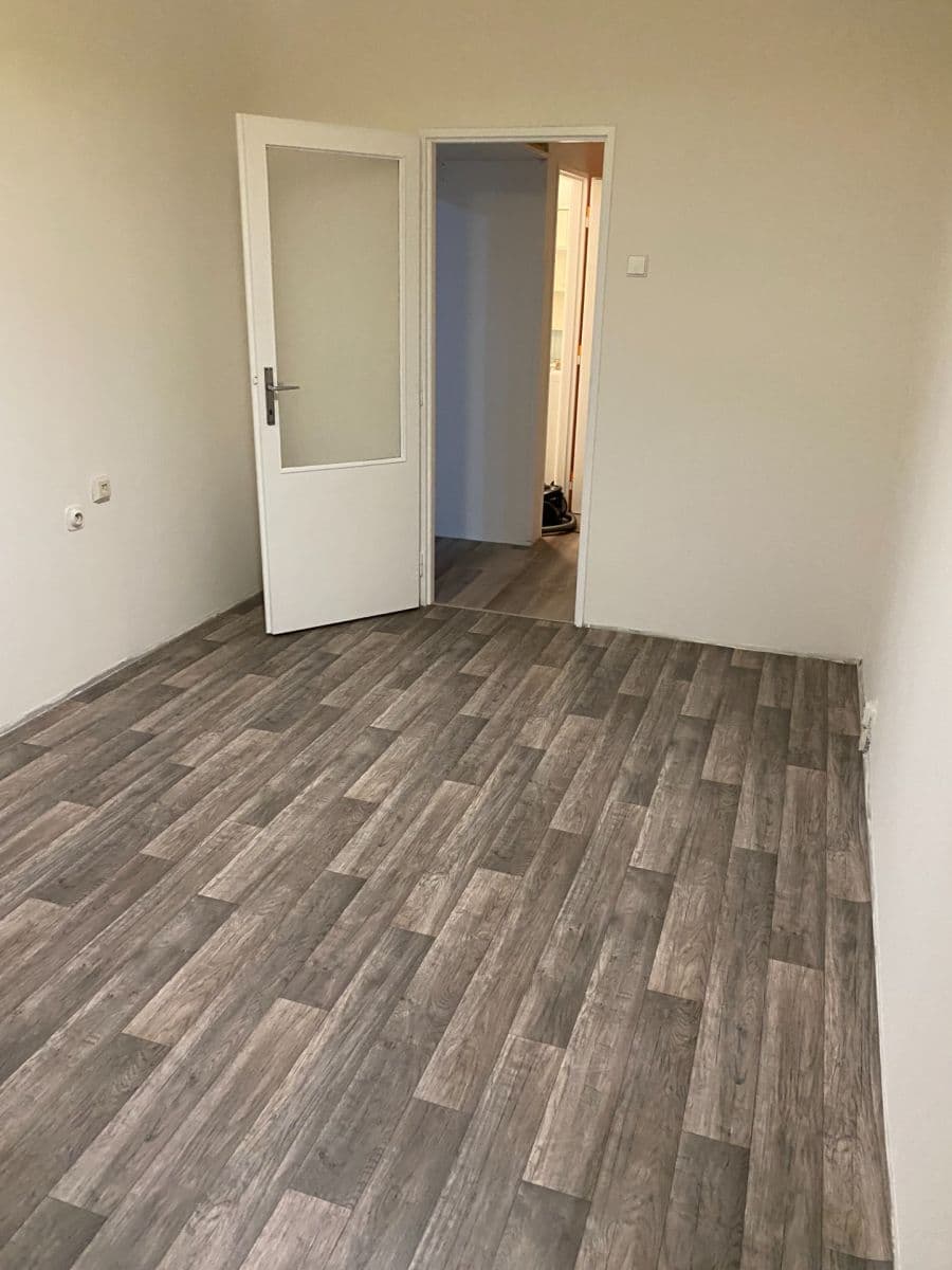 Prenájom bytu 2-izbový 43 m², Famfulíkova, Praha, Praha Prenájom bytu 2-izbový 43 m², Famfulíkova, Praha, Praha