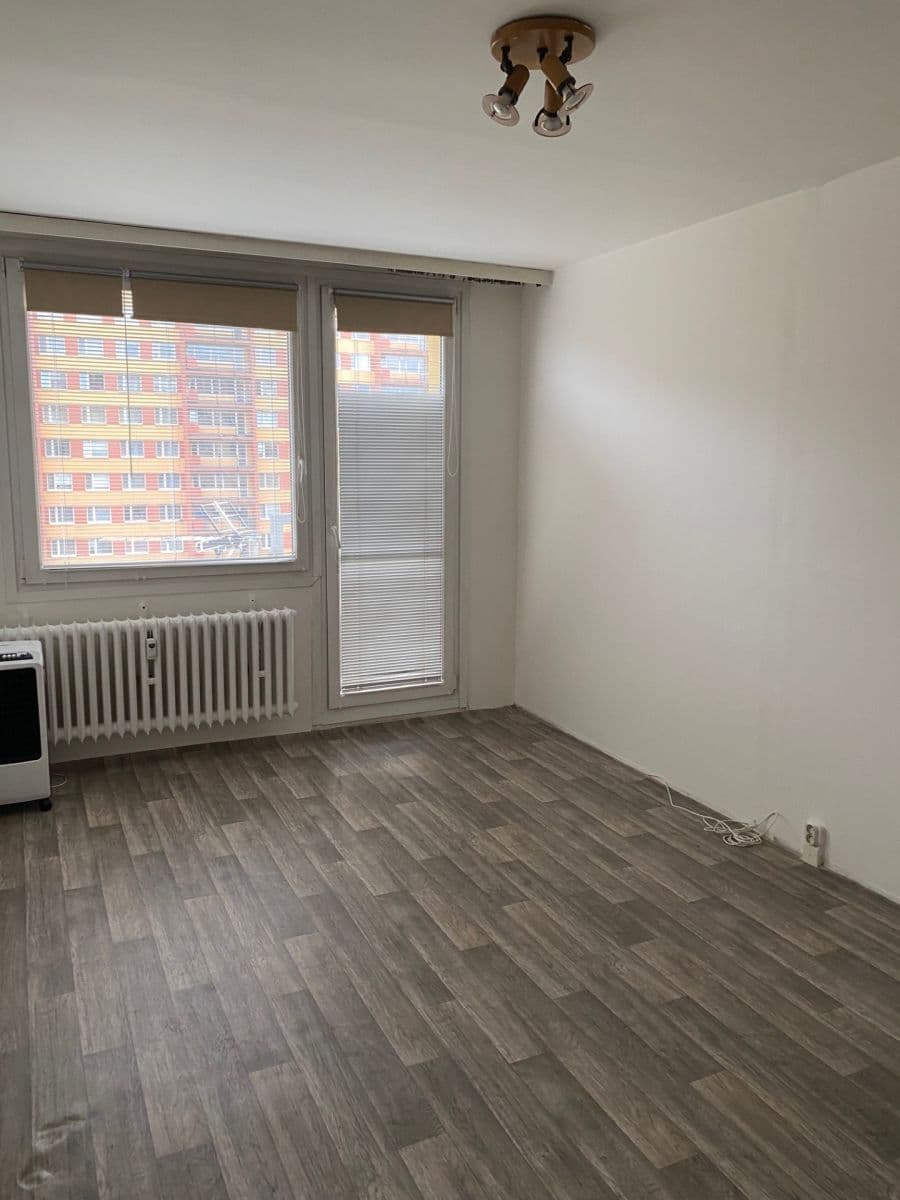 Prenájom bytu 2-izbový 43 m², Famfulíkova, Praha, Praha Prenájom bytu 2-izbový 43 m², Famfulíkova, Praha, Praha